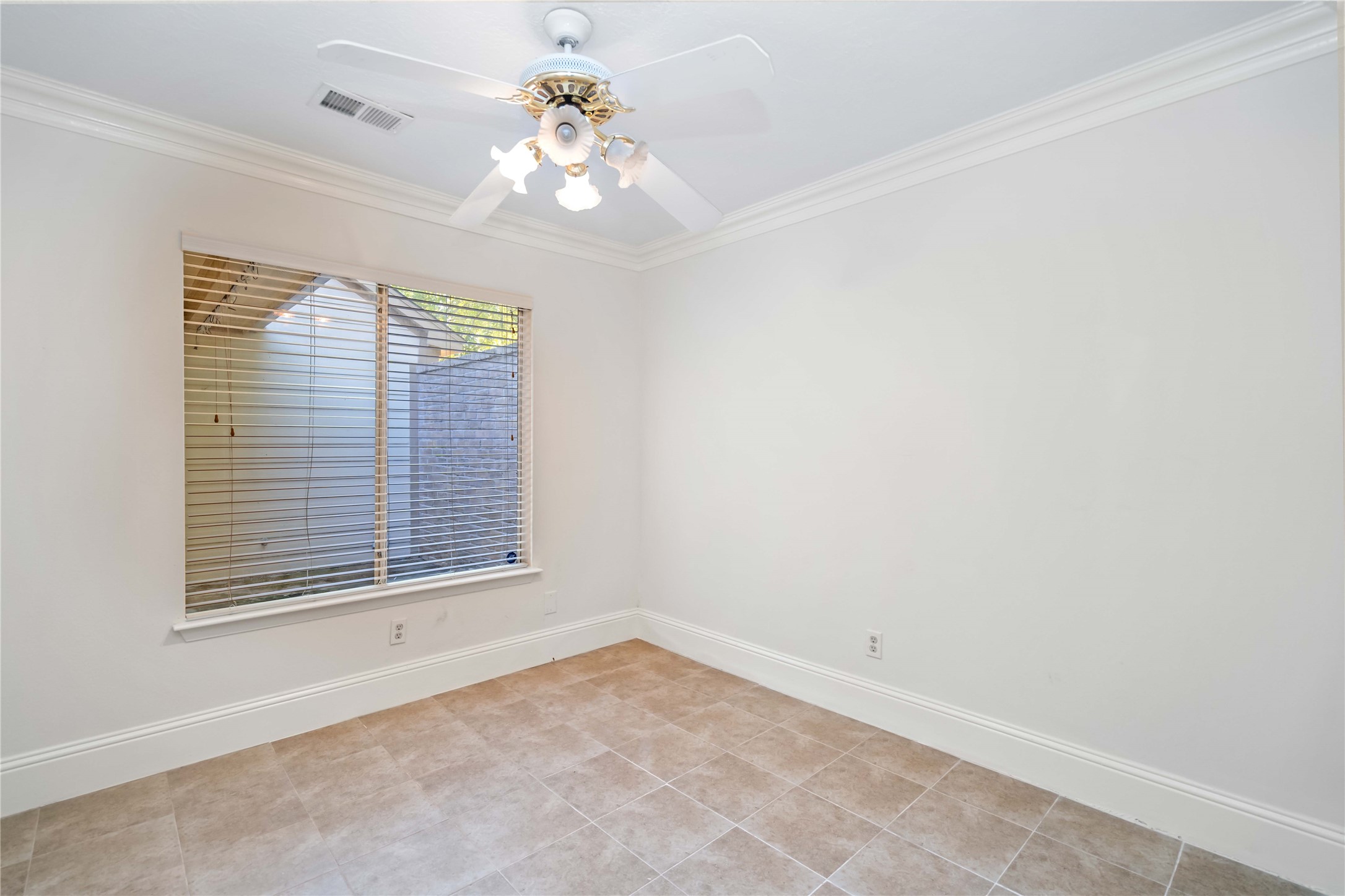 16054 Hidden Acres Drive Property Photo 19