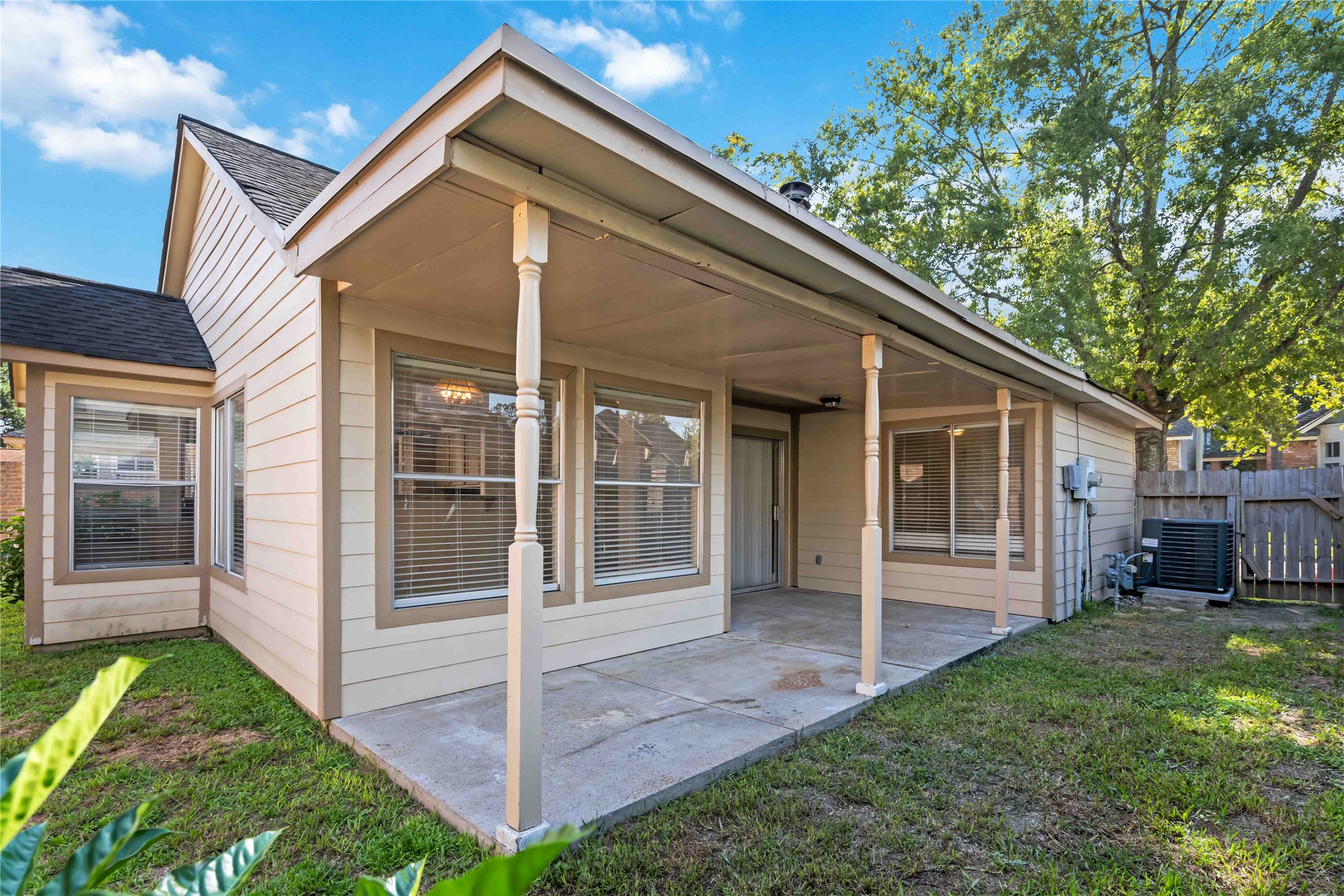 16054 Hidden Acres Drive Property Photo 23