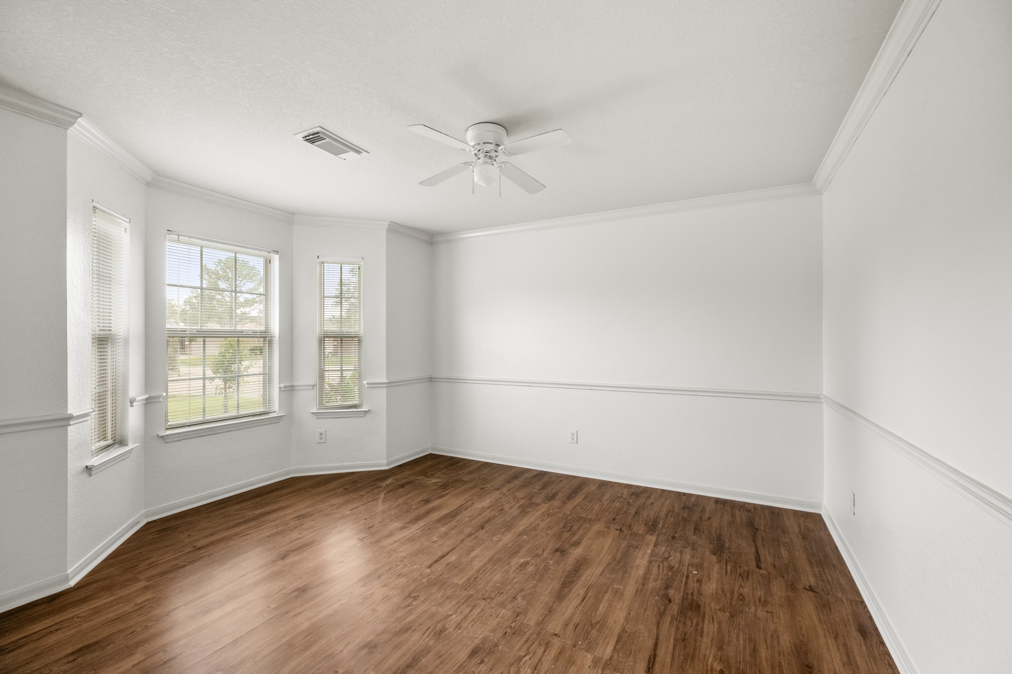 3211 Falcon Trail Drive Property Photo 6