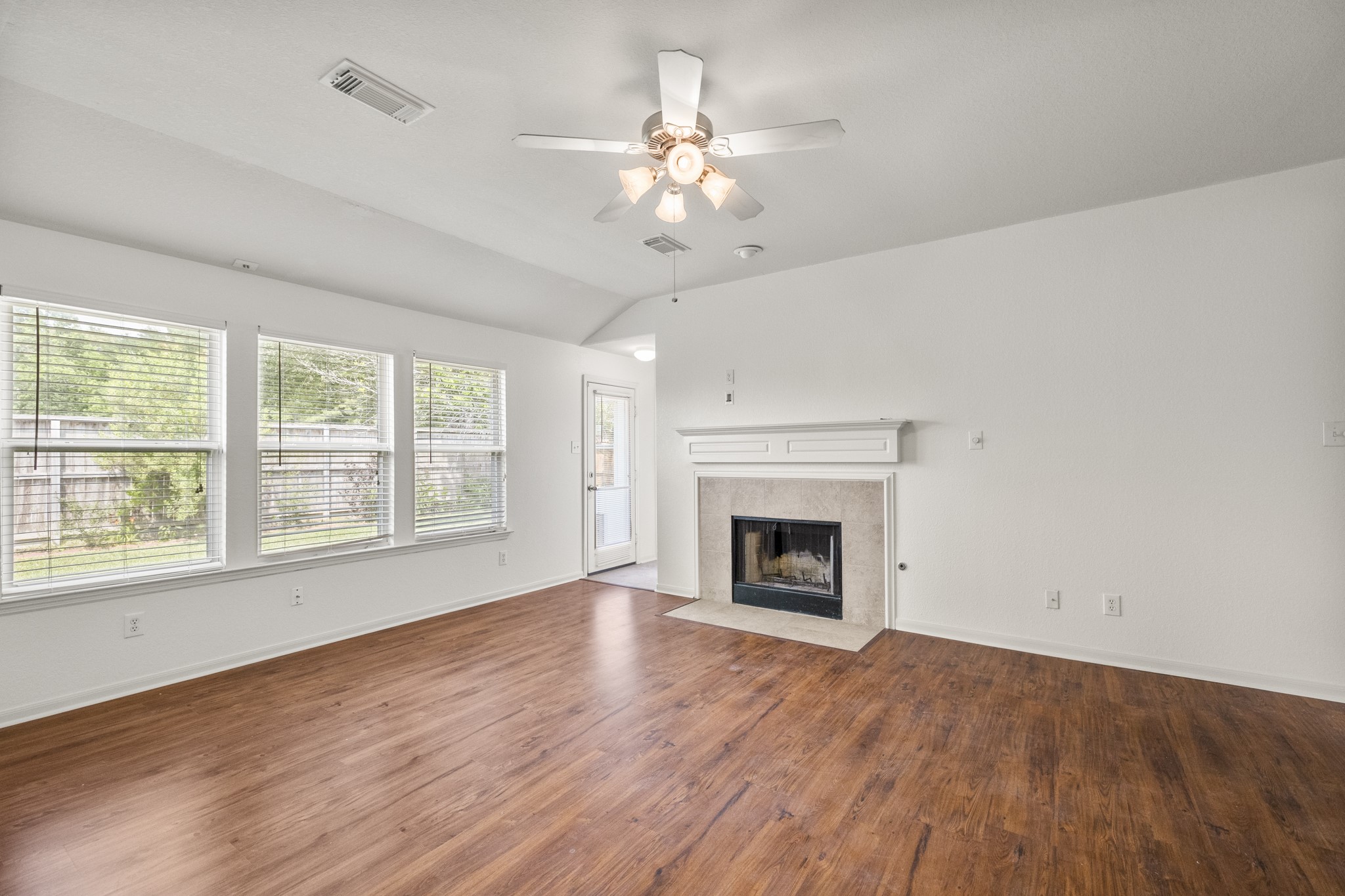 3211 Falcon Trail Drive Property Photo 16