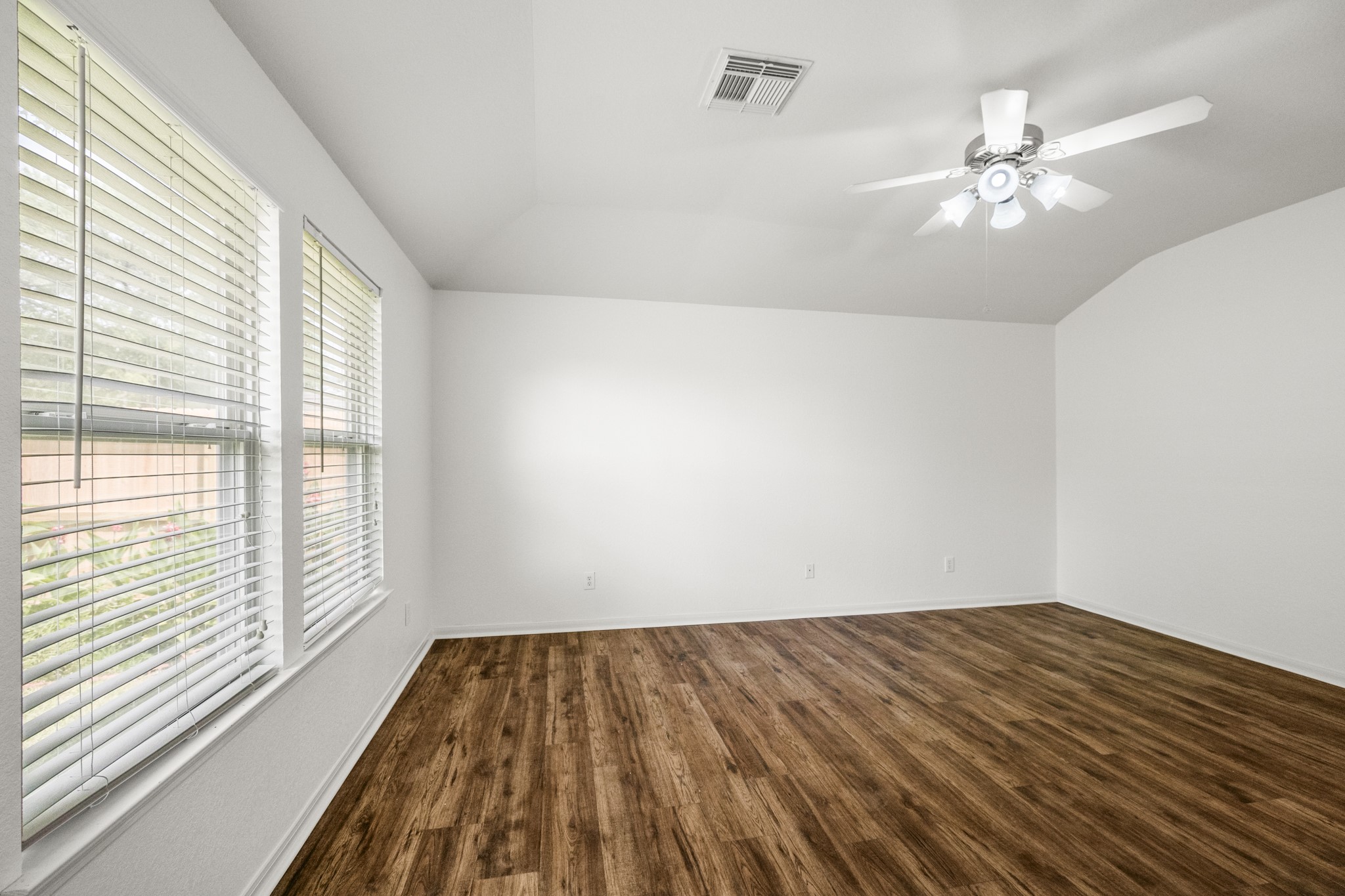 3211 Falcon Trail Drive Property Photo 20