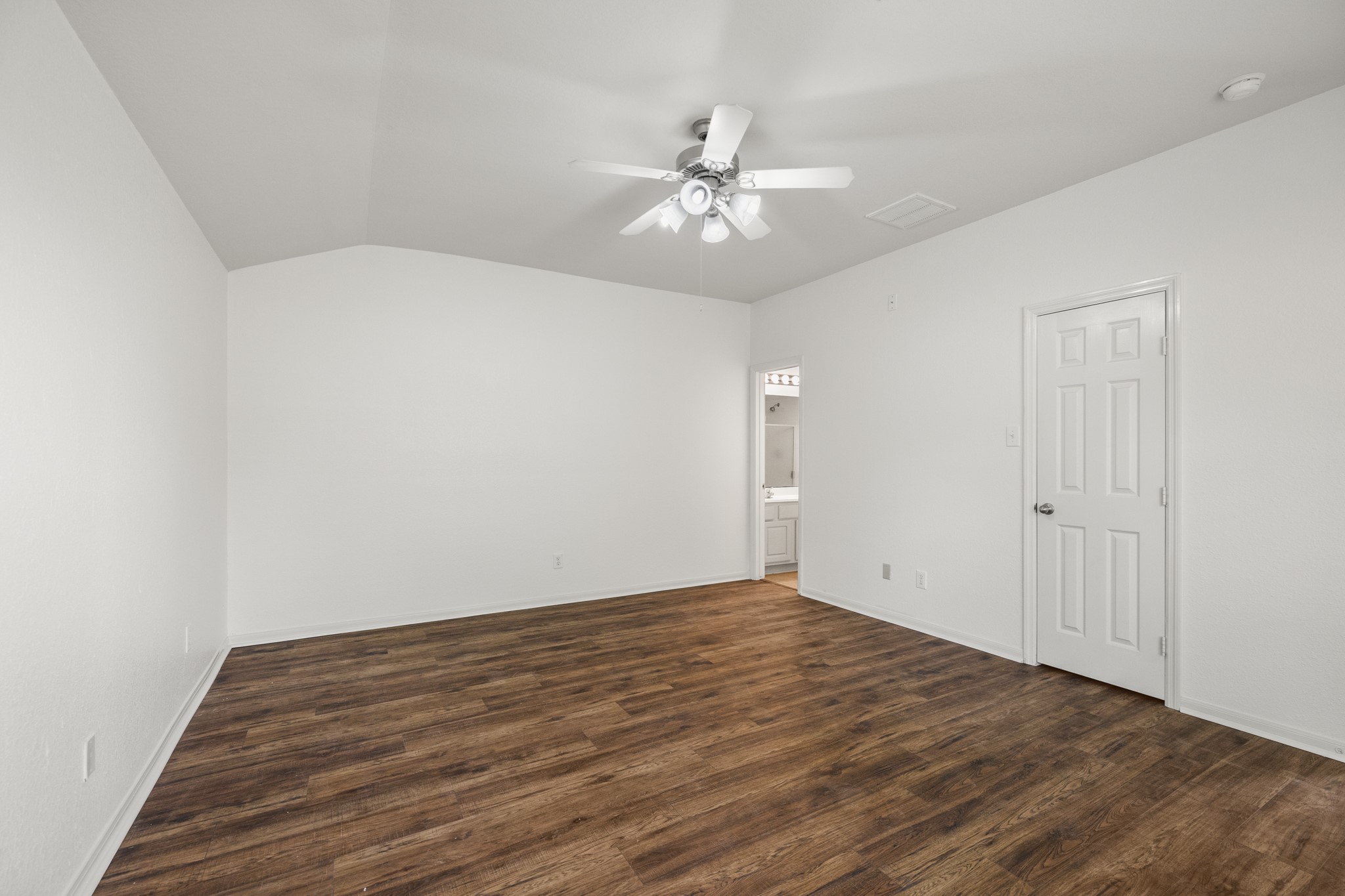3211 Falcon Trail Drive Property Photo 23