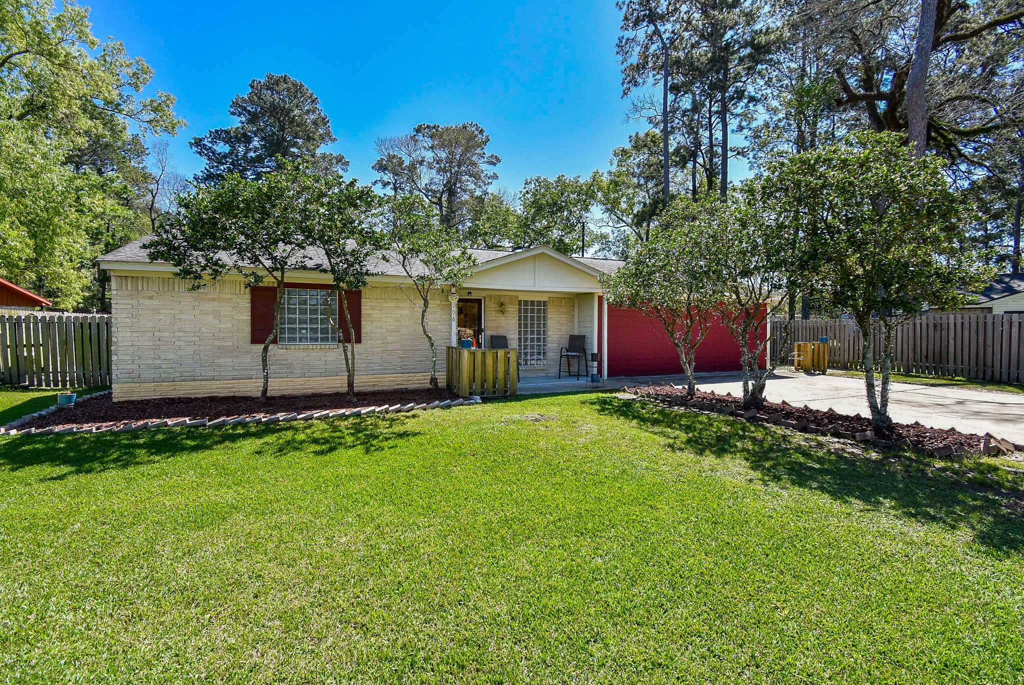 906 Corydon Drive Property Photo 1