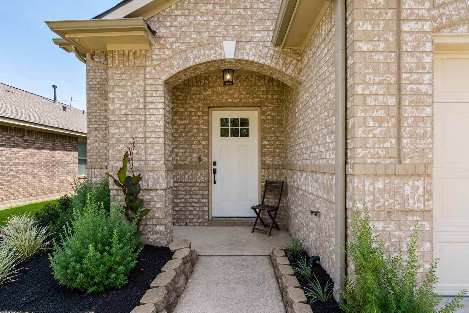 2214 Sterling Oaks Drive Property Photo 4