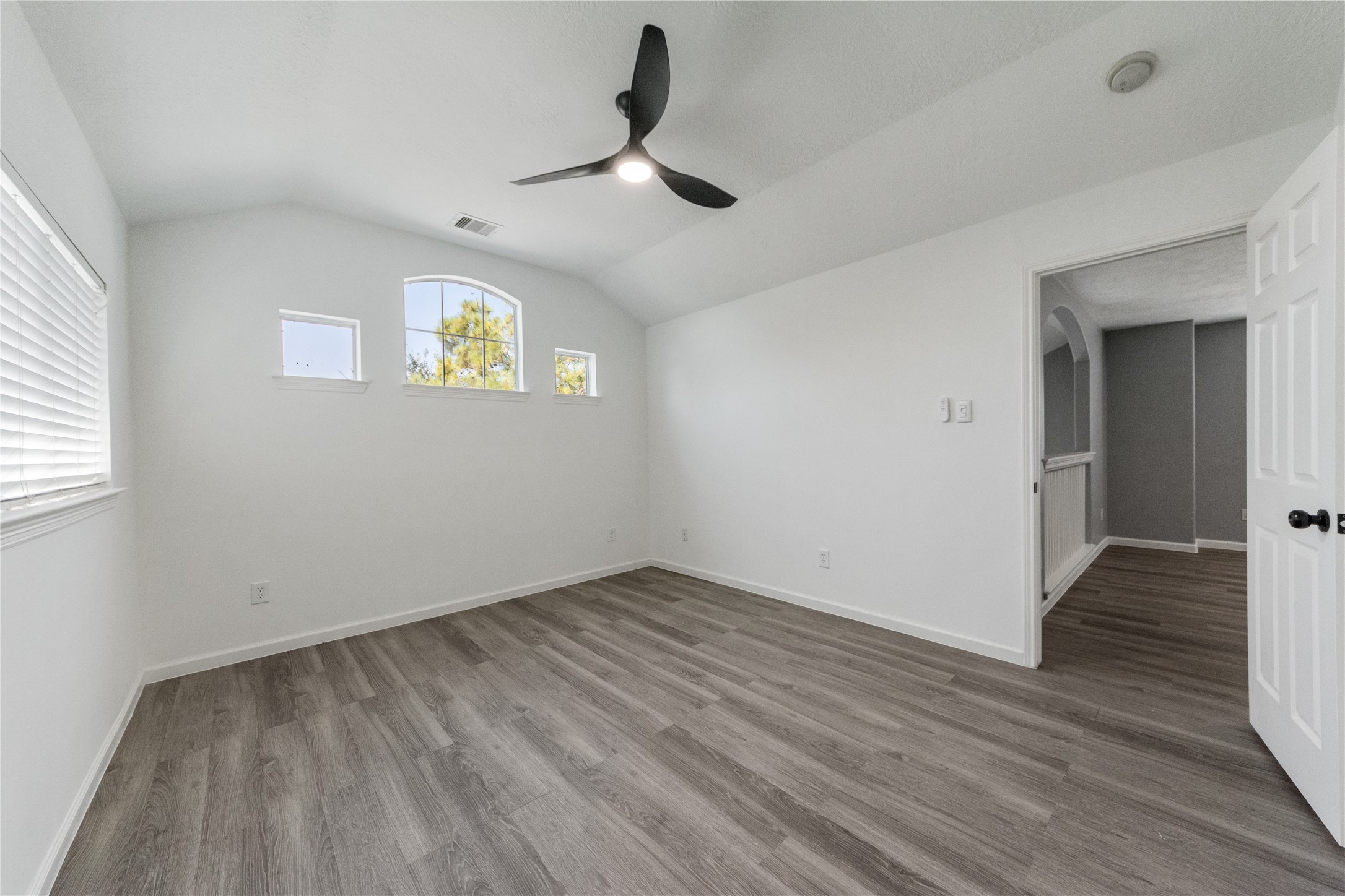 2214 Sterling Oaks Drive Property Photo 24