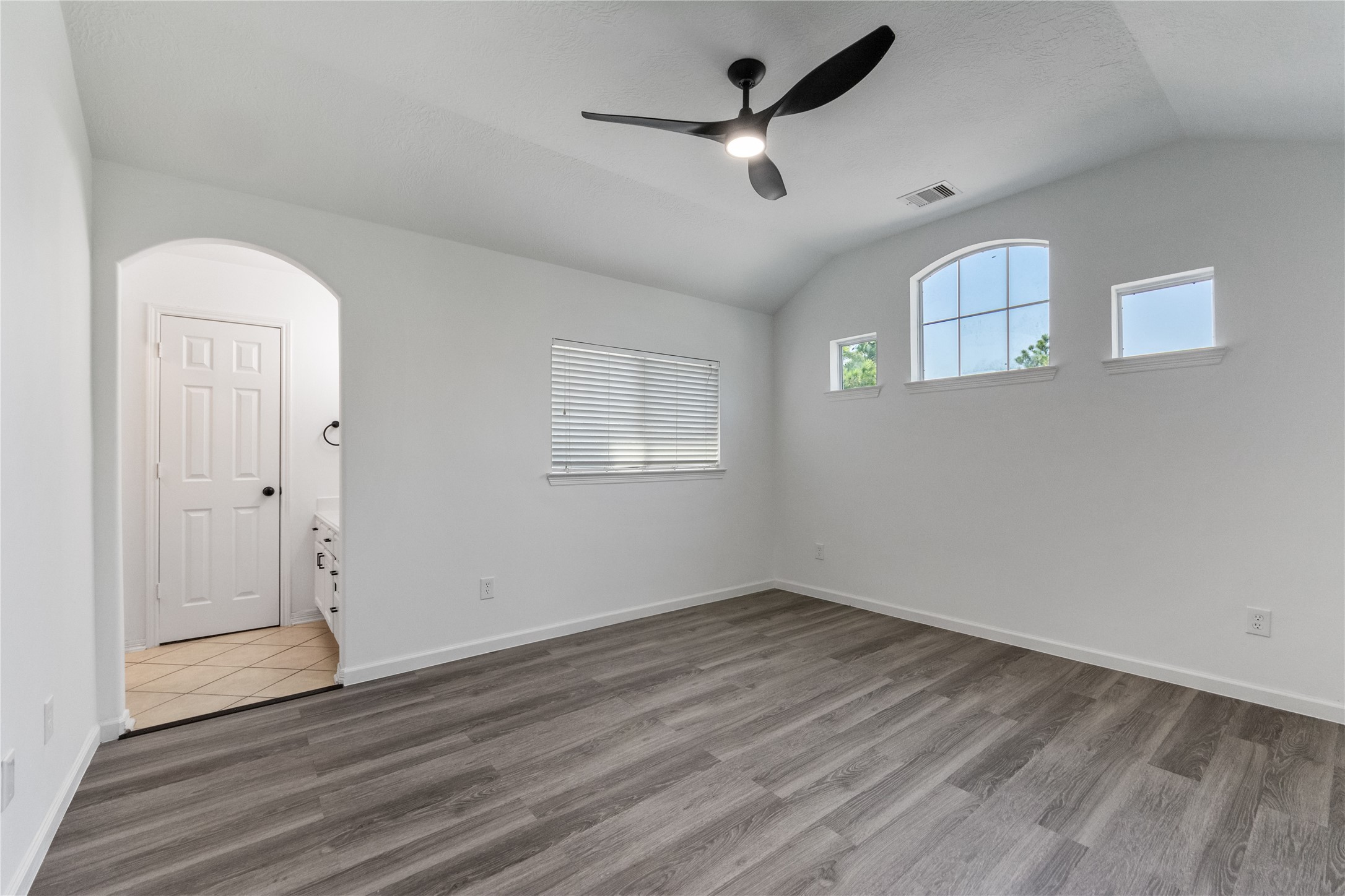 2214 Sterling Oaks Drive Property Photo 26