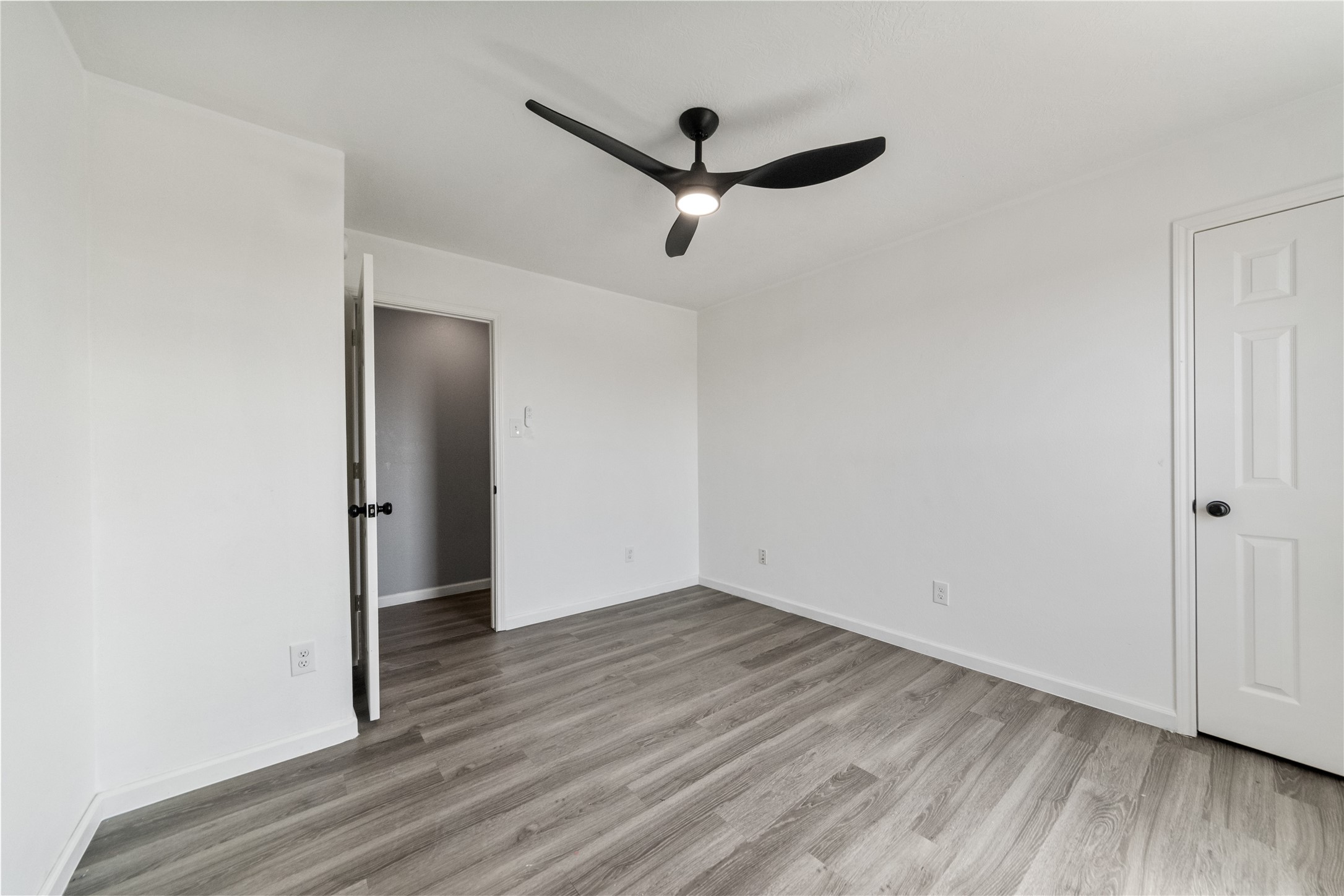 2214 Sterling Oaks Drive Property Photo 30
