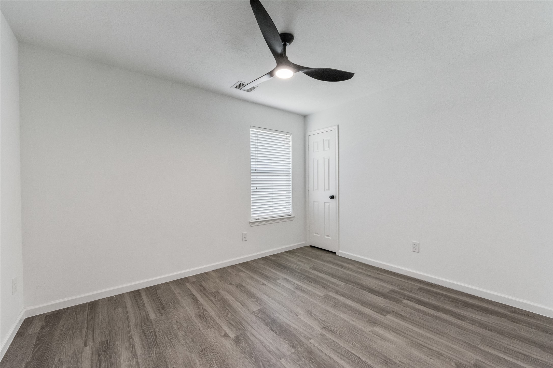 2214 Sterling Oaks Drive Property Photo 31
