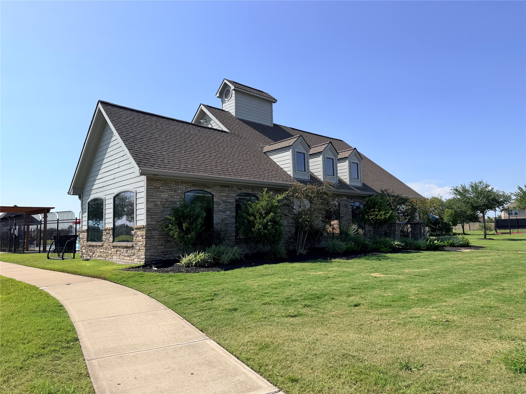 2214 Sterling Oaks Drive Property Photo 38