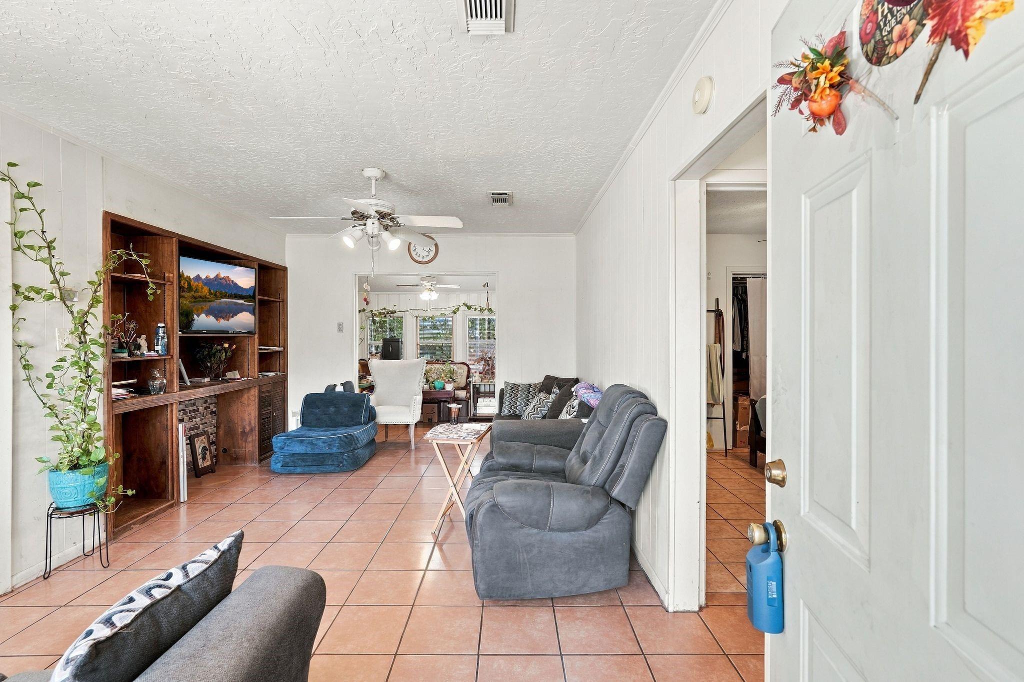 4014 Ella Boulevard Property Photo 5