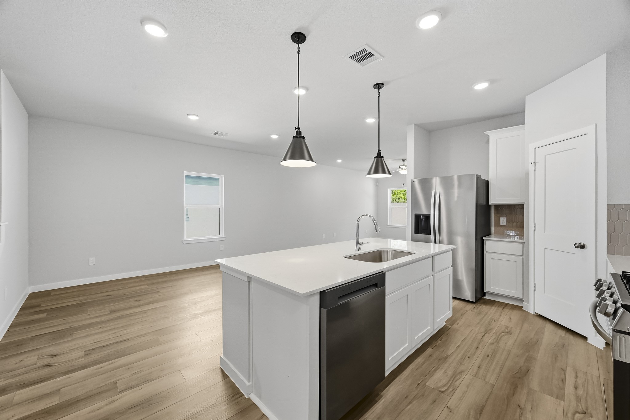 8519 Light Rail Drive Property Photo 15