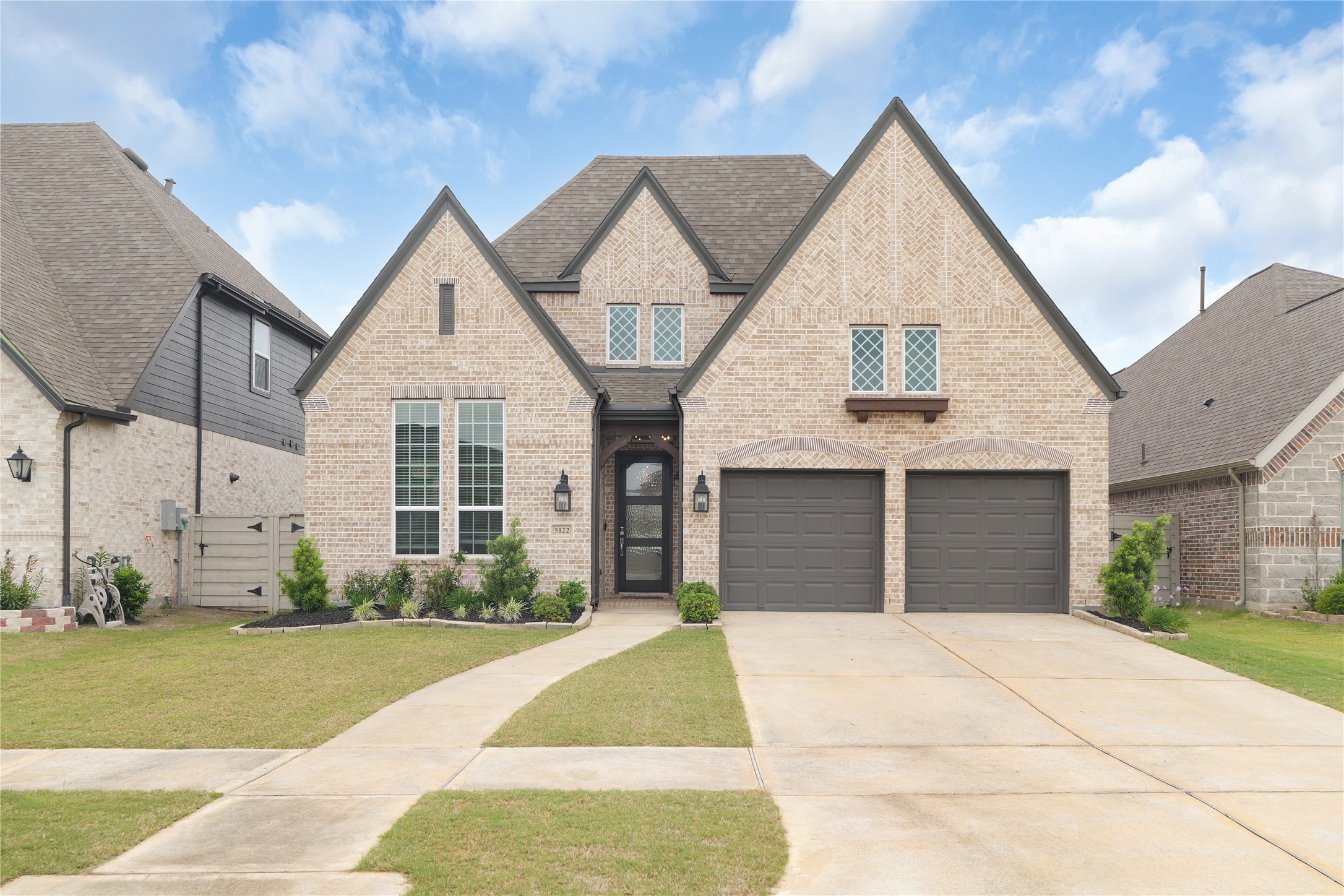 5122 Walnut Grove Lane Property Photo