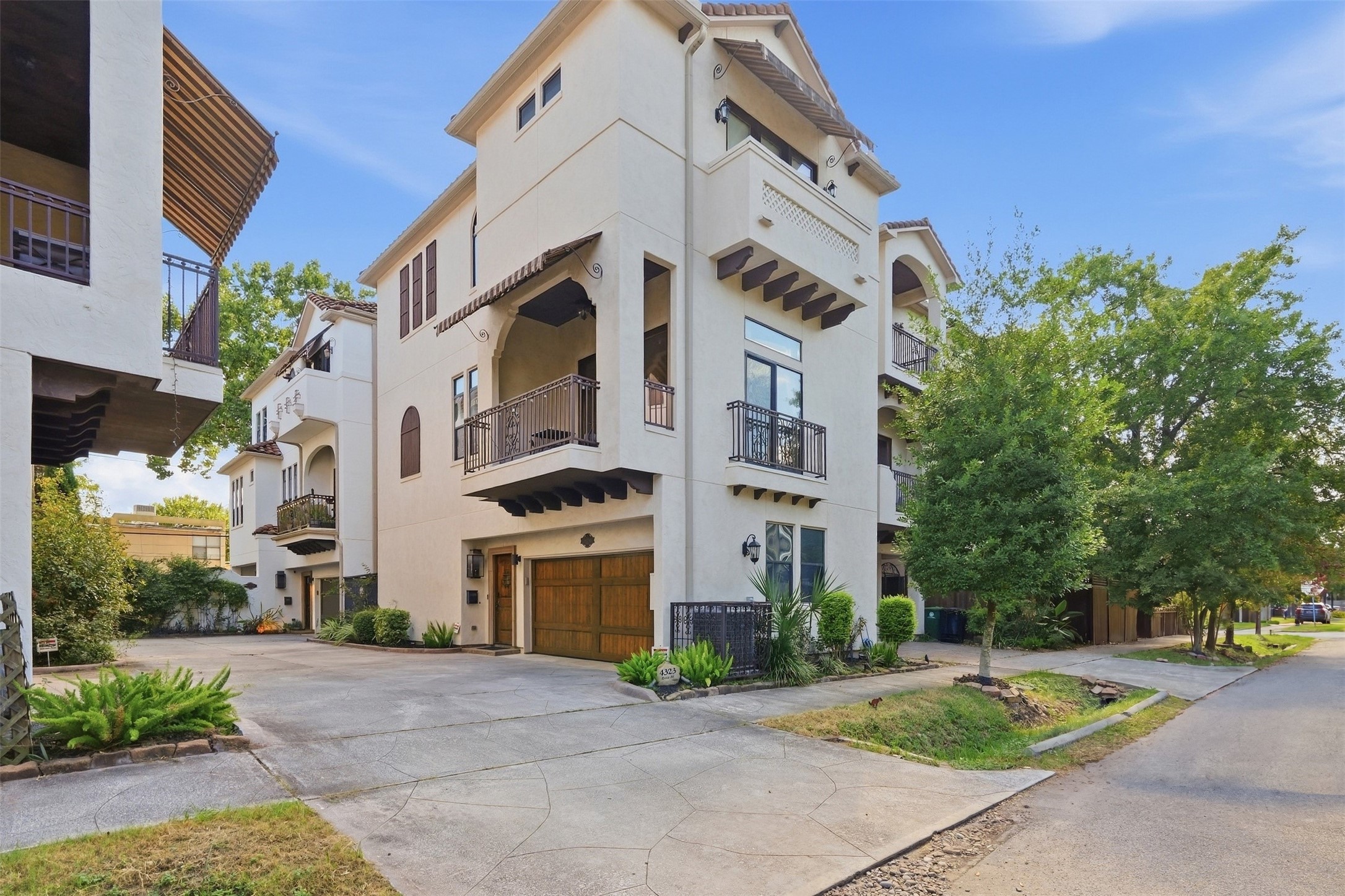 4323 Rose Street Property Photo 1
