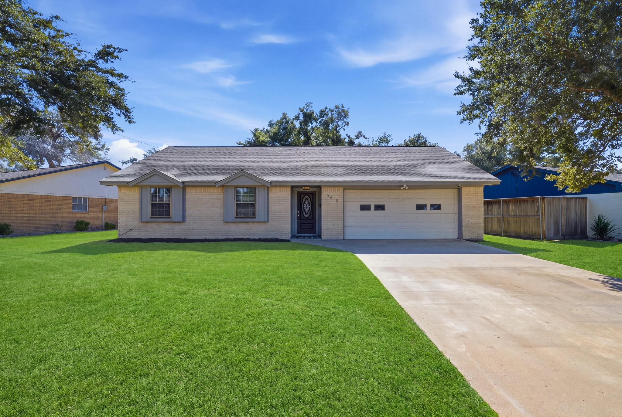 3218 Myatt Lane, El Campo Tx 77437 Property Photo 1