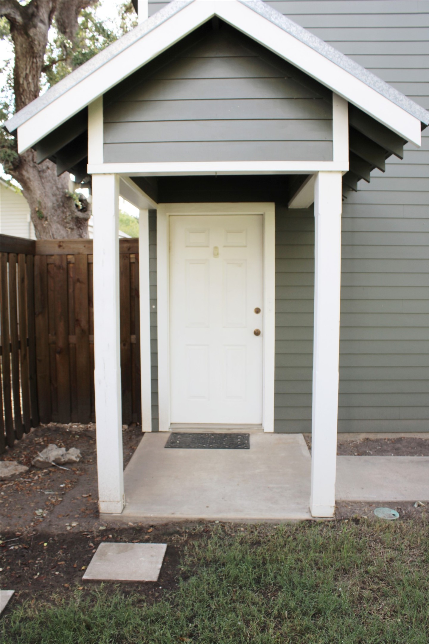 428 Dewees Street Property Photo 3