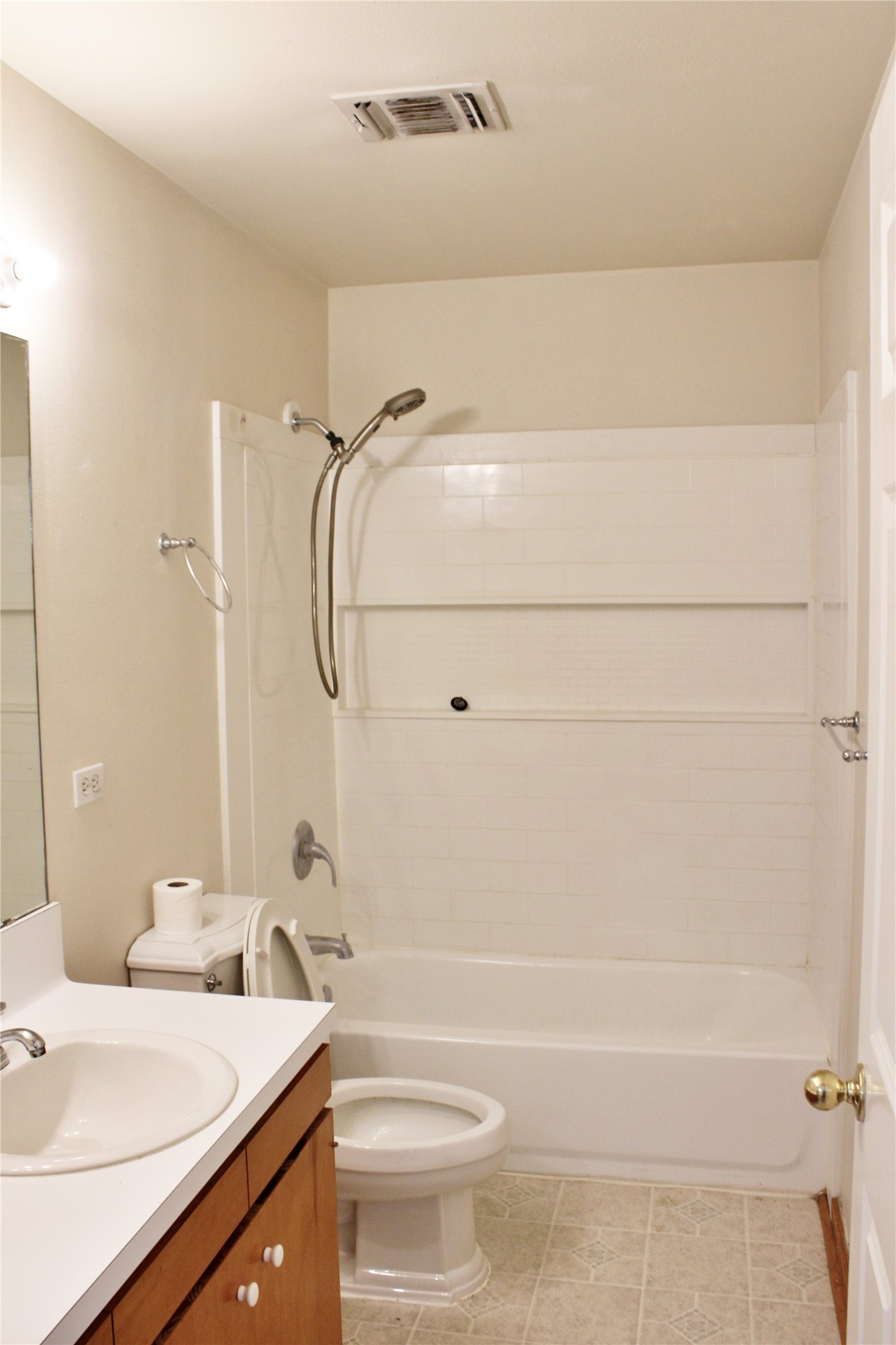 428 Dewees Street Property Photo 13