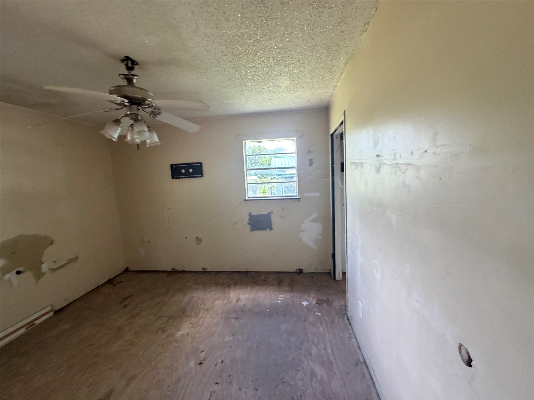 241 E Melton Park Drive Property Photo 2