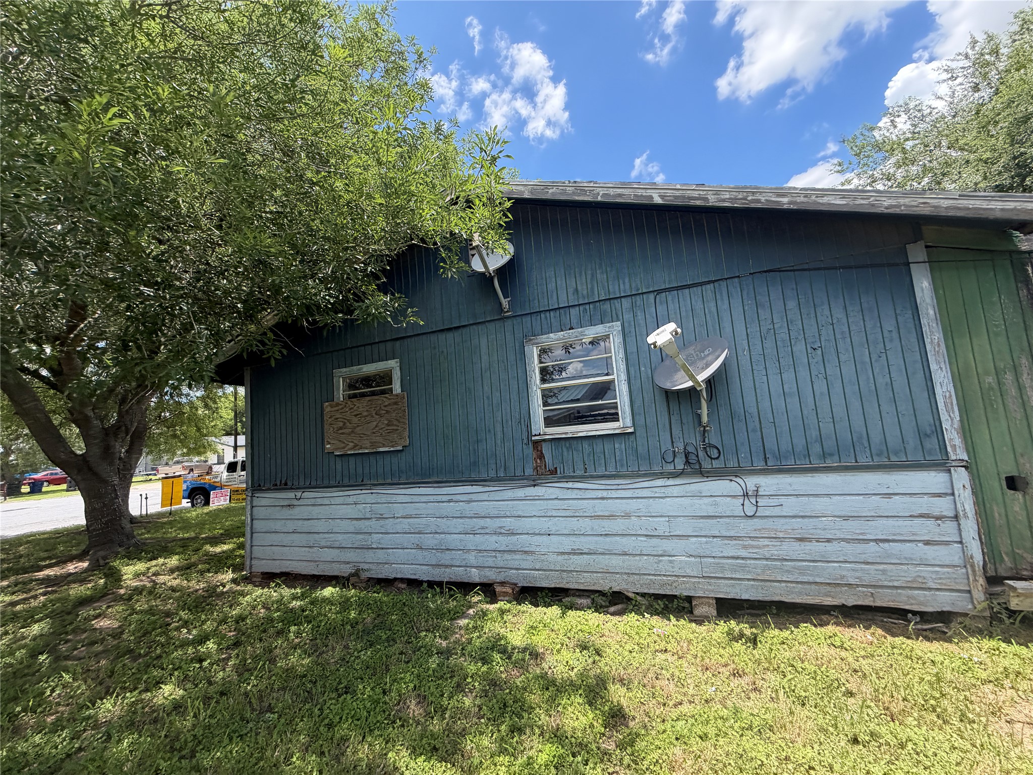 241 E Melton Park Drive Property Photo 4