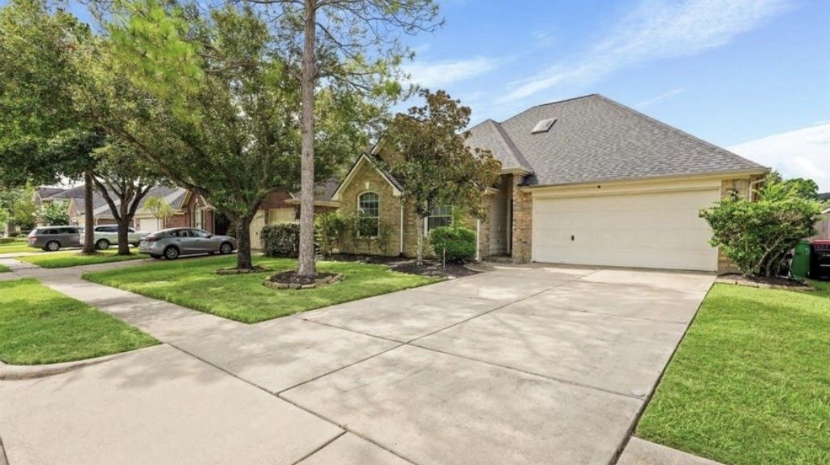 3106 Valley Court Property Photo 1