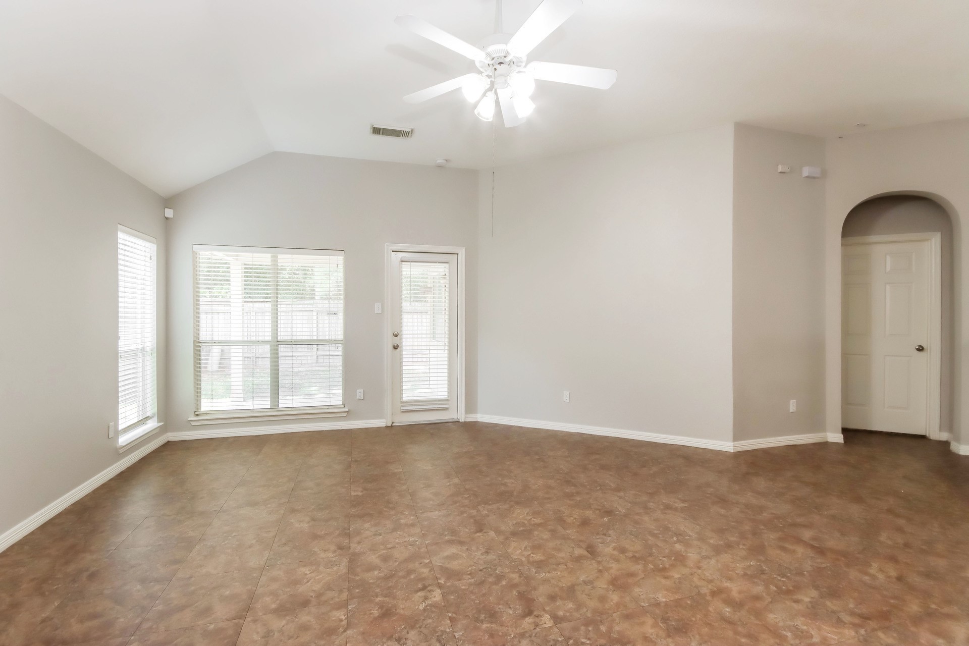 17923 Diamond Peak Court Property Photo 3