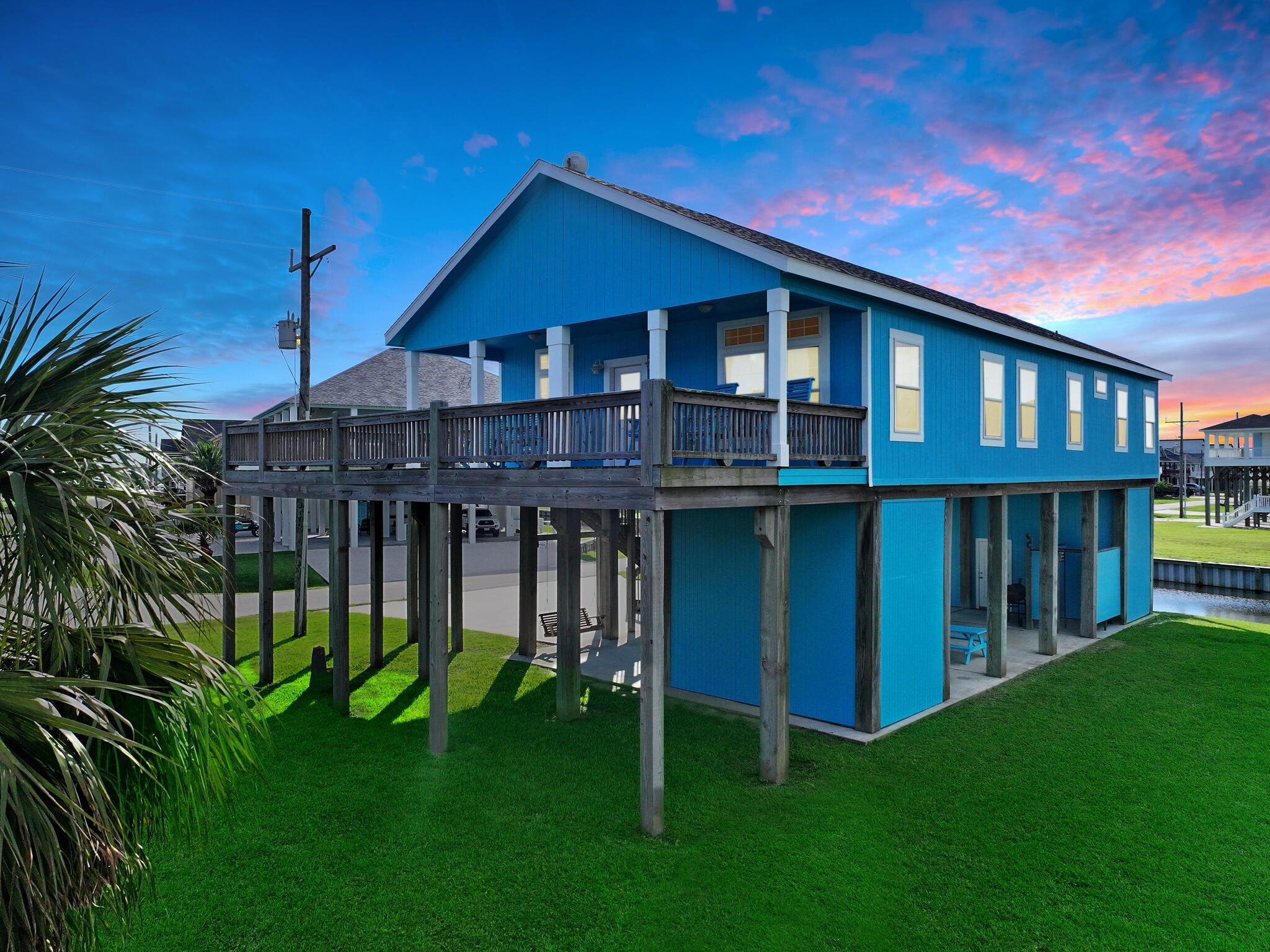 936 Surf Road Property Photo 3