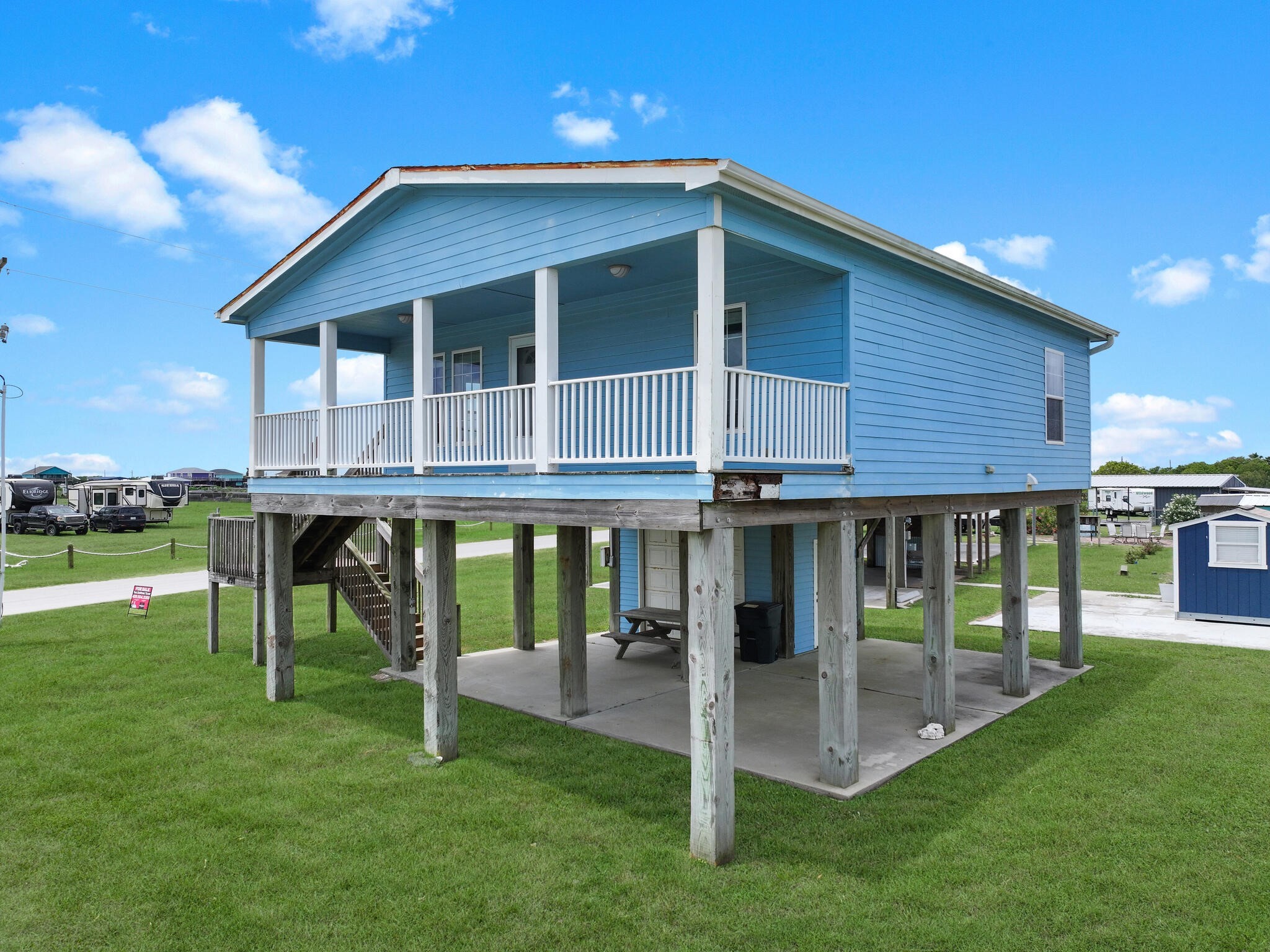 936 Surf Road Property Photo 8