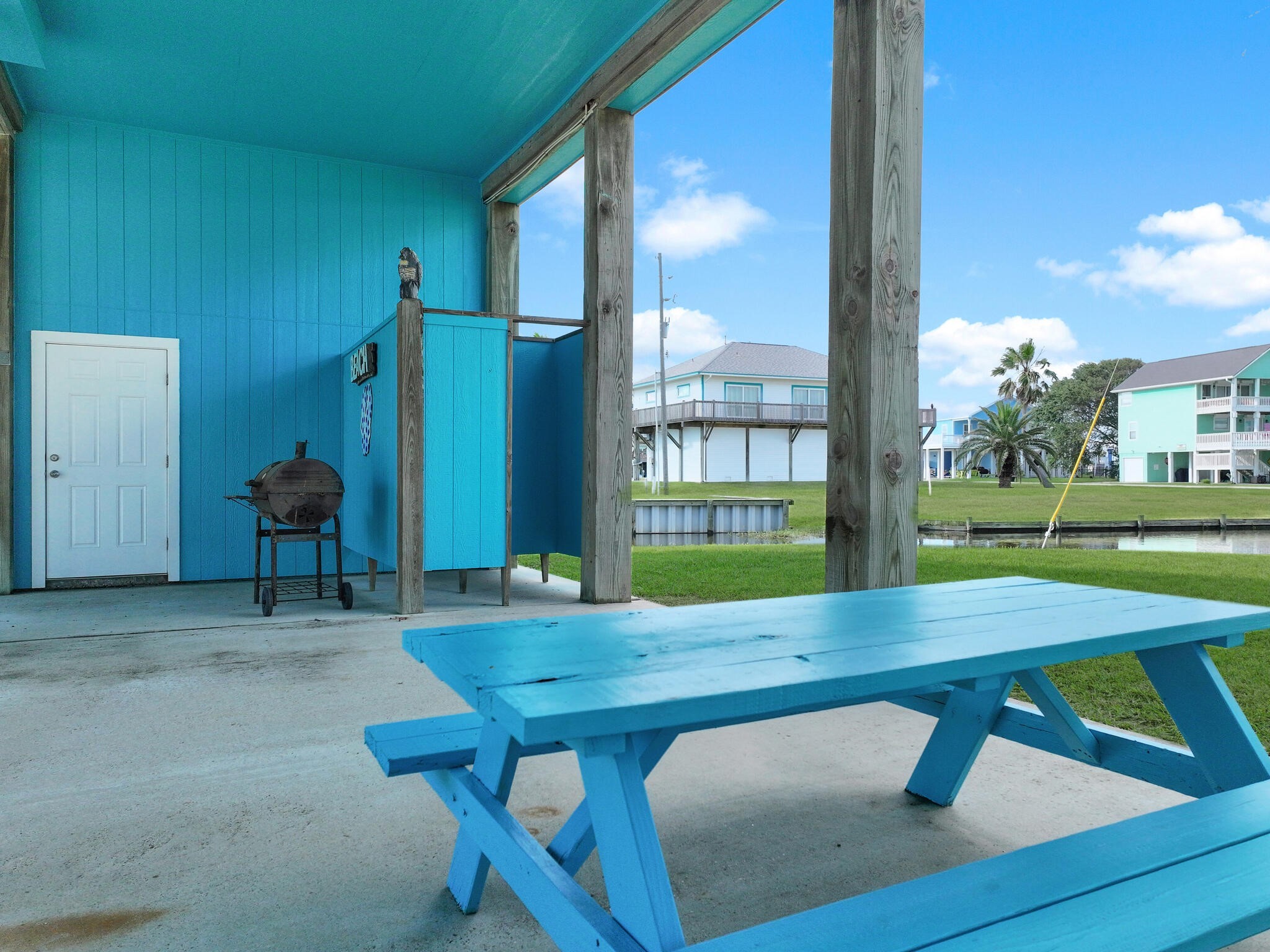 936 Surf Road Property Photo 15