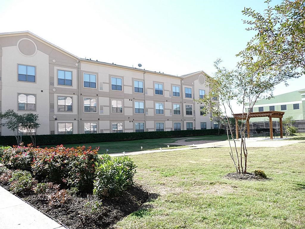 6655 W Sam Houston Parkway S 3k Property Photo 1