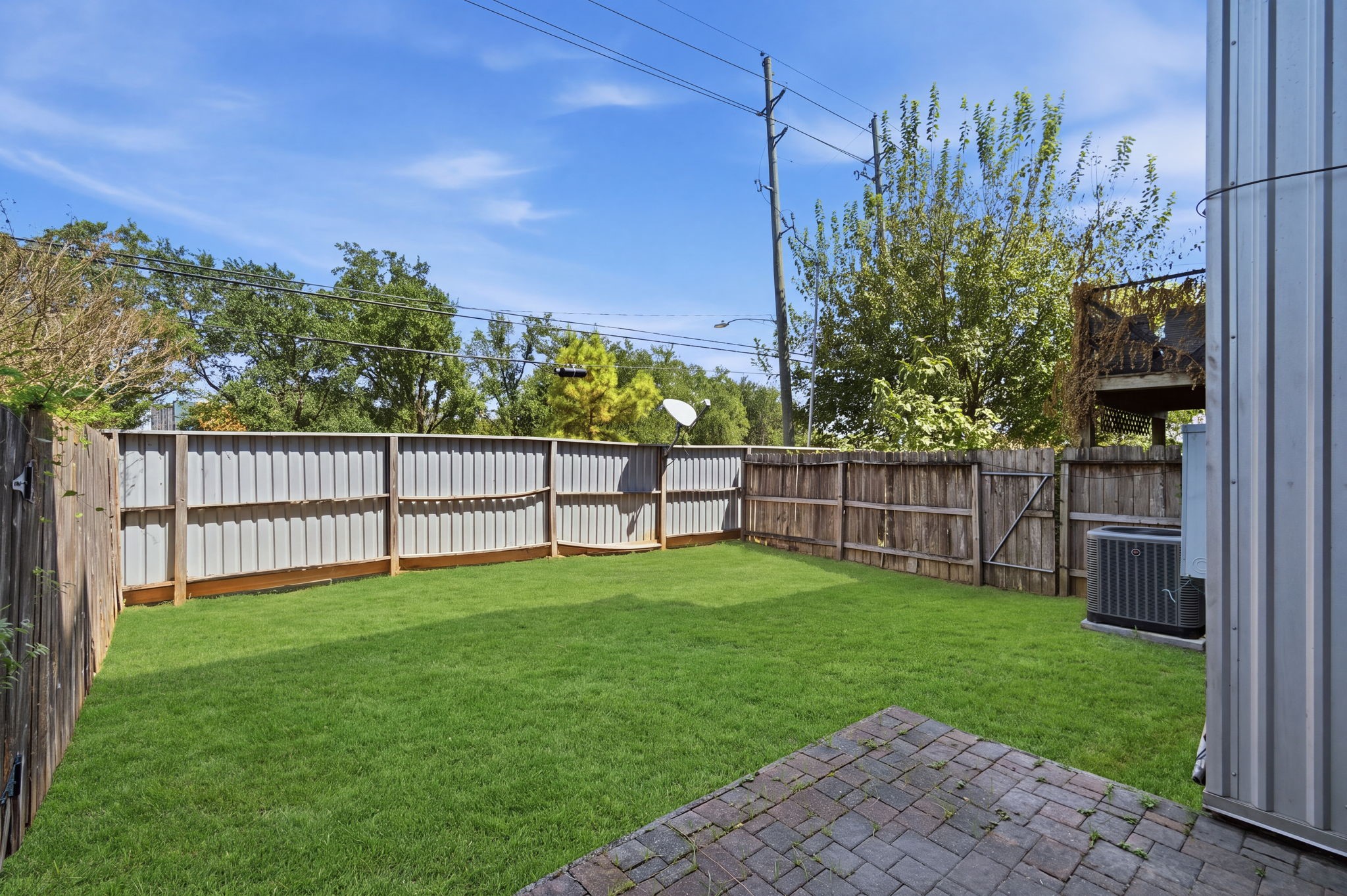 6905 Ardmore Street Property Photo 2