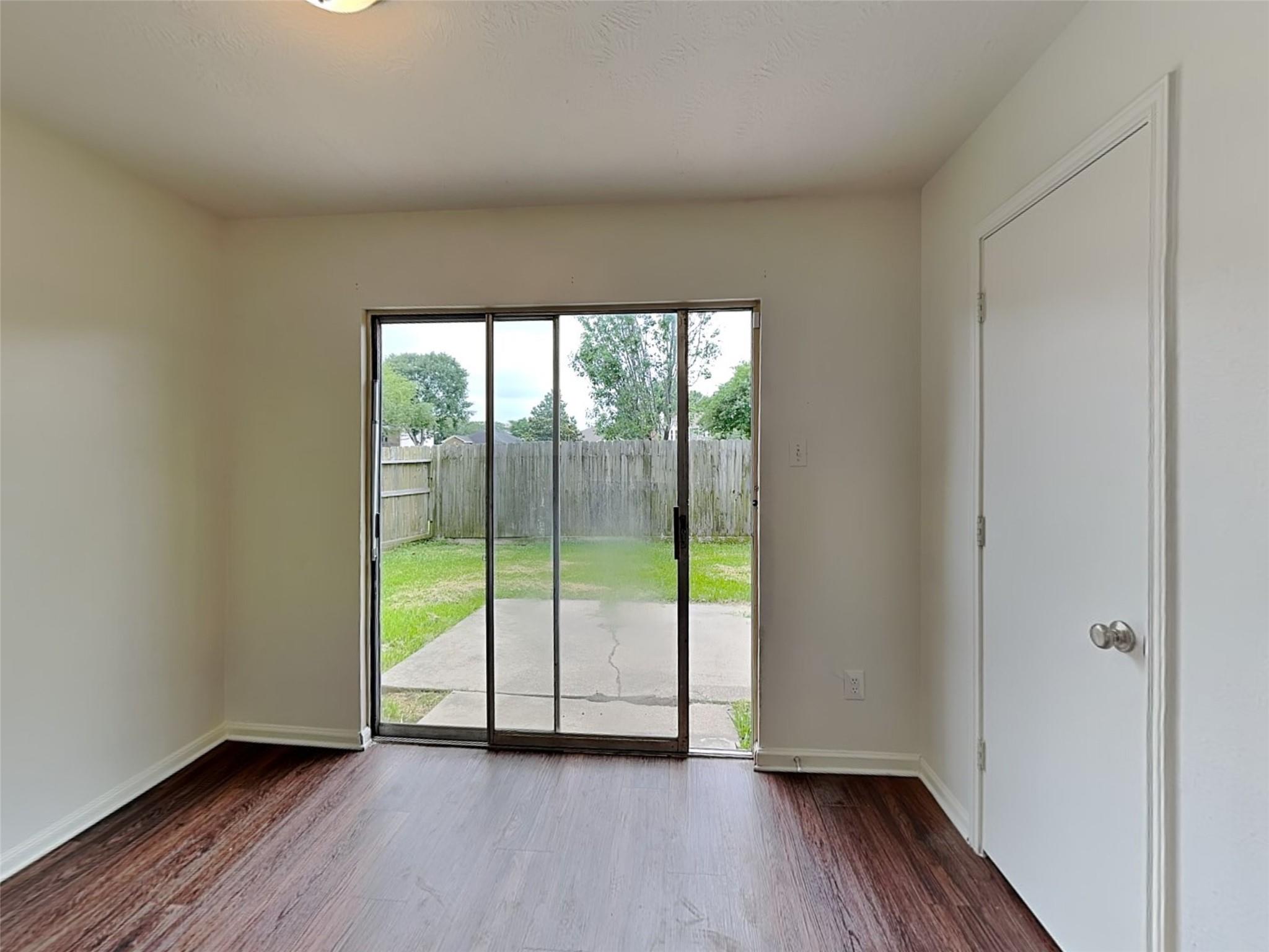 9220 Mahan Drive Property Photo 3