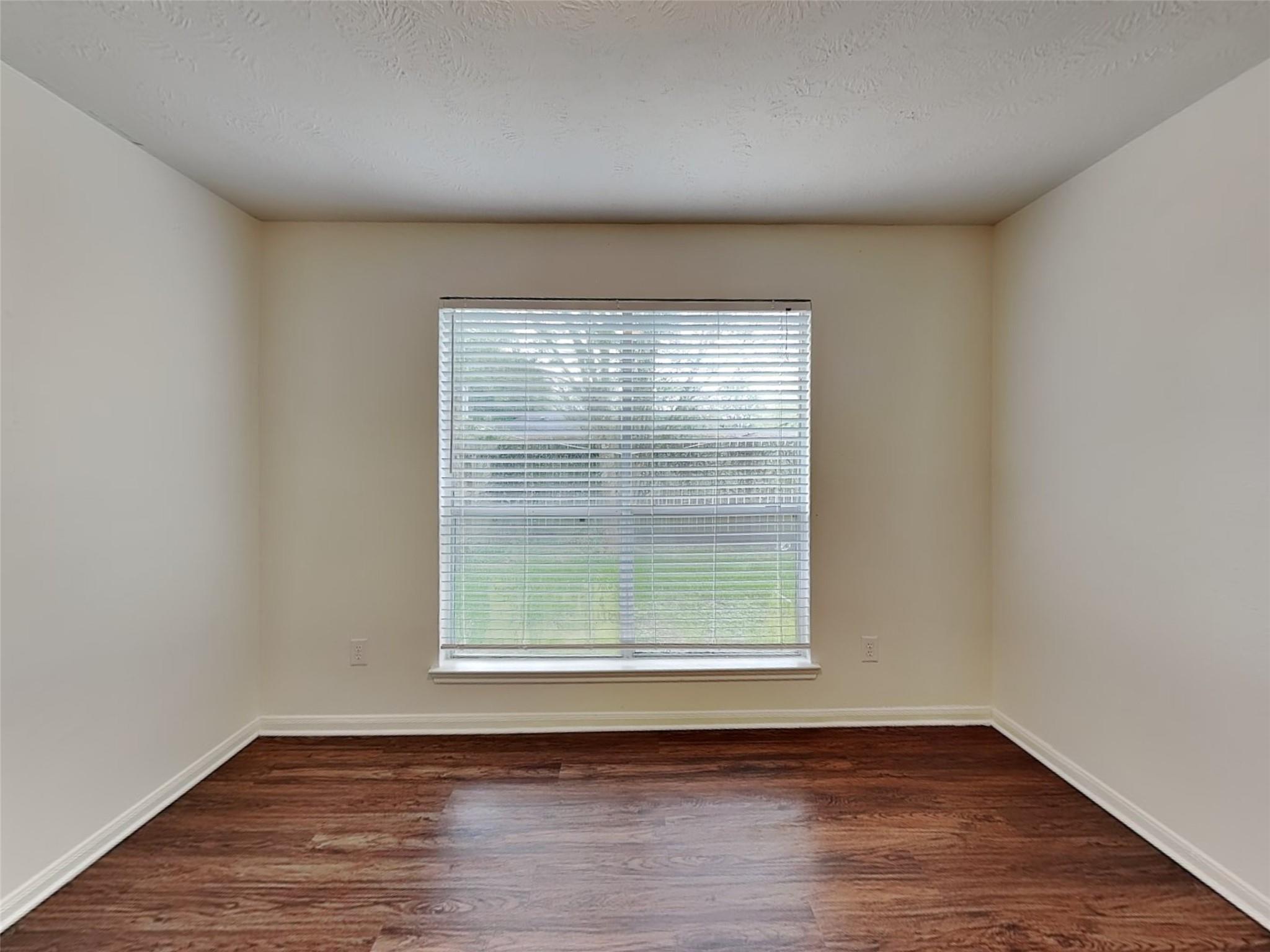 9220 Mahan Drive Property Photo 5