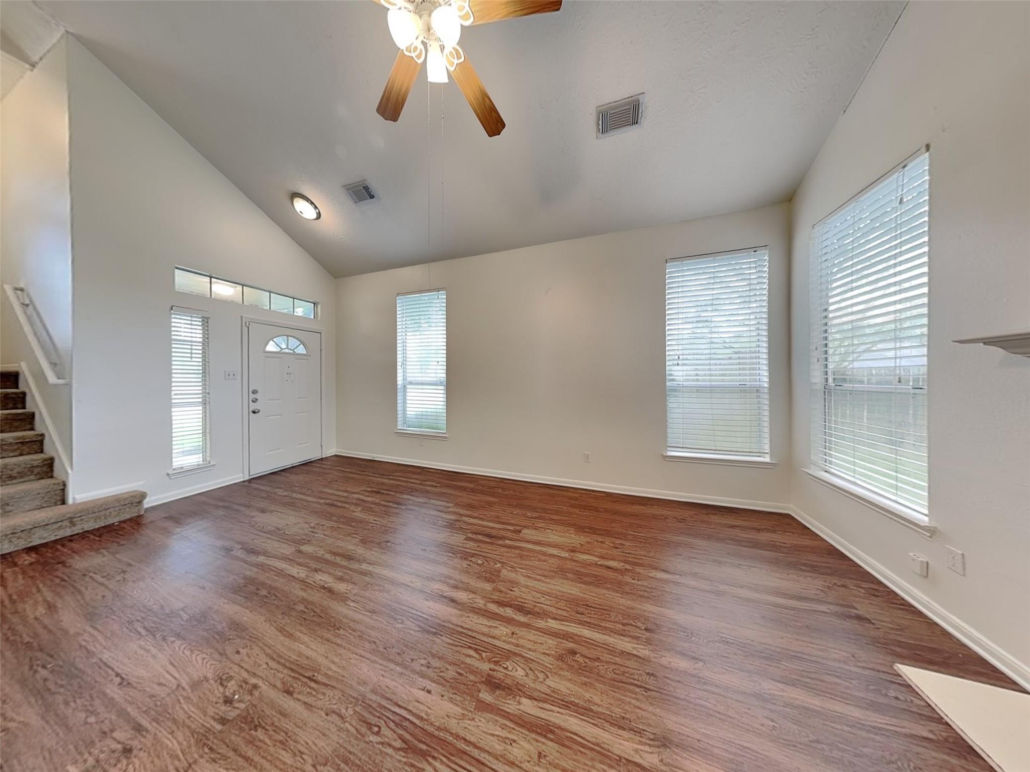 9220 Mahan Drive Property Photo 7