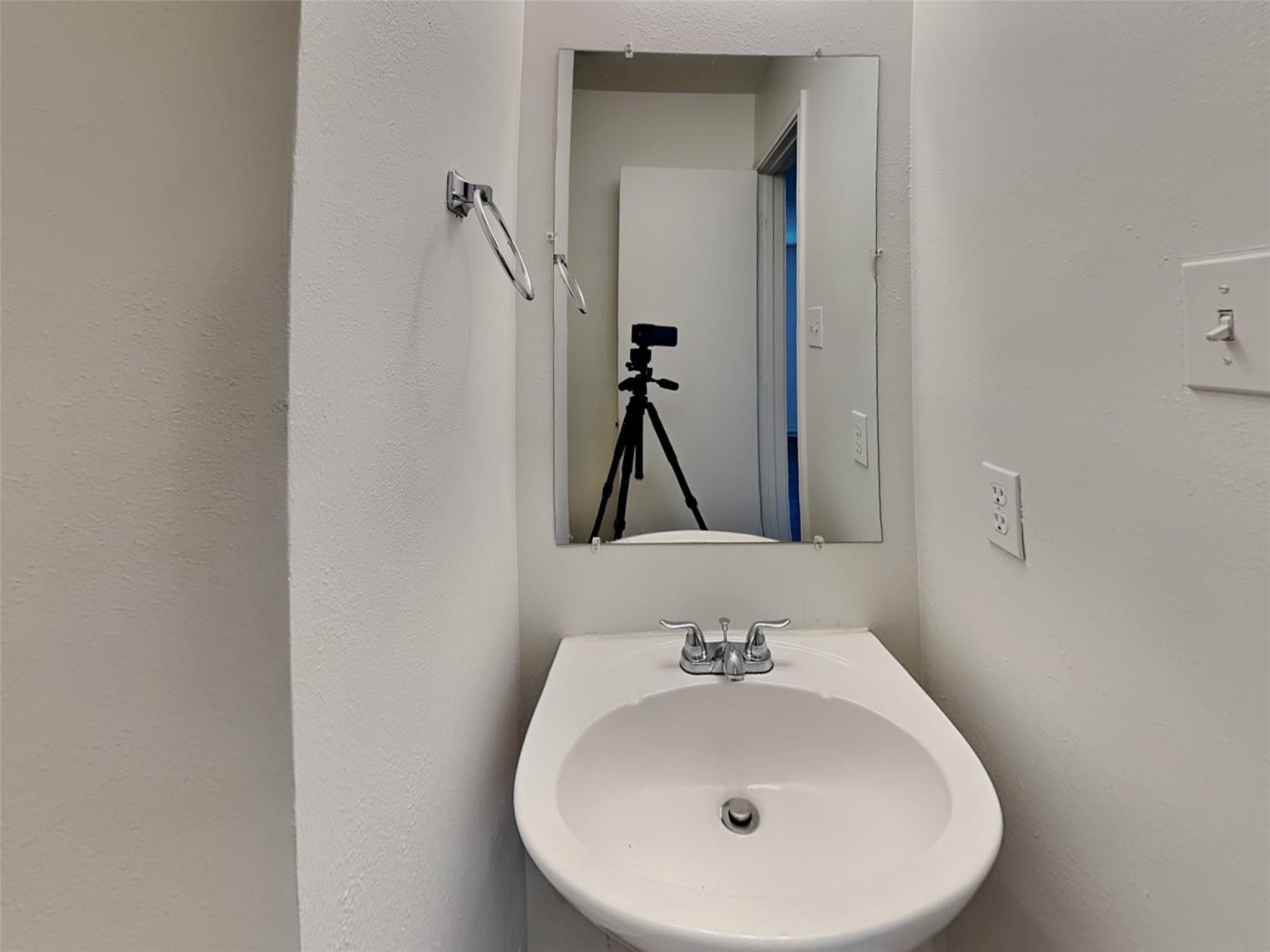 9220 Mahan Drive Property Photo 11