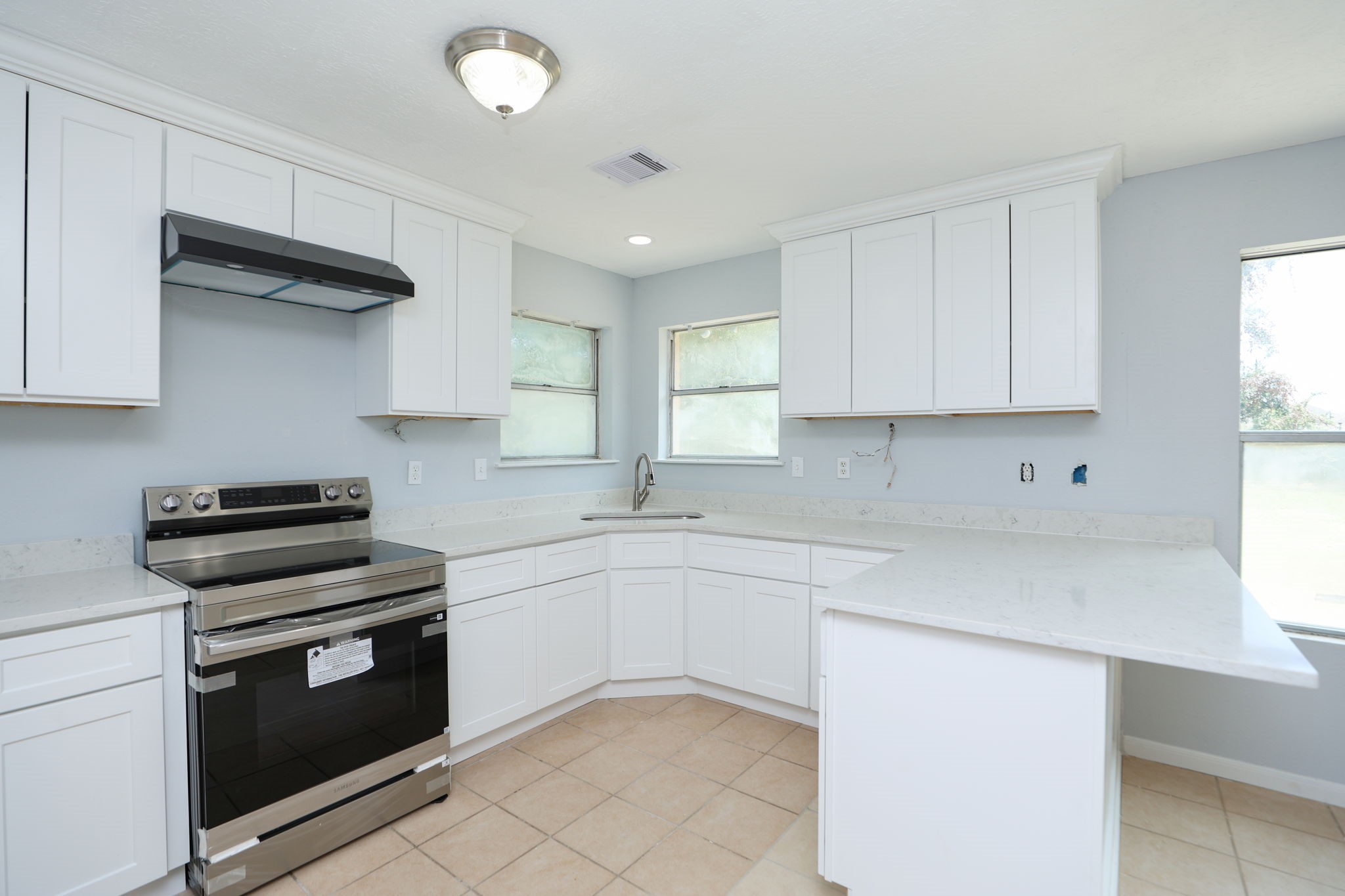 15235 Boudreaux Road Property Photo 6