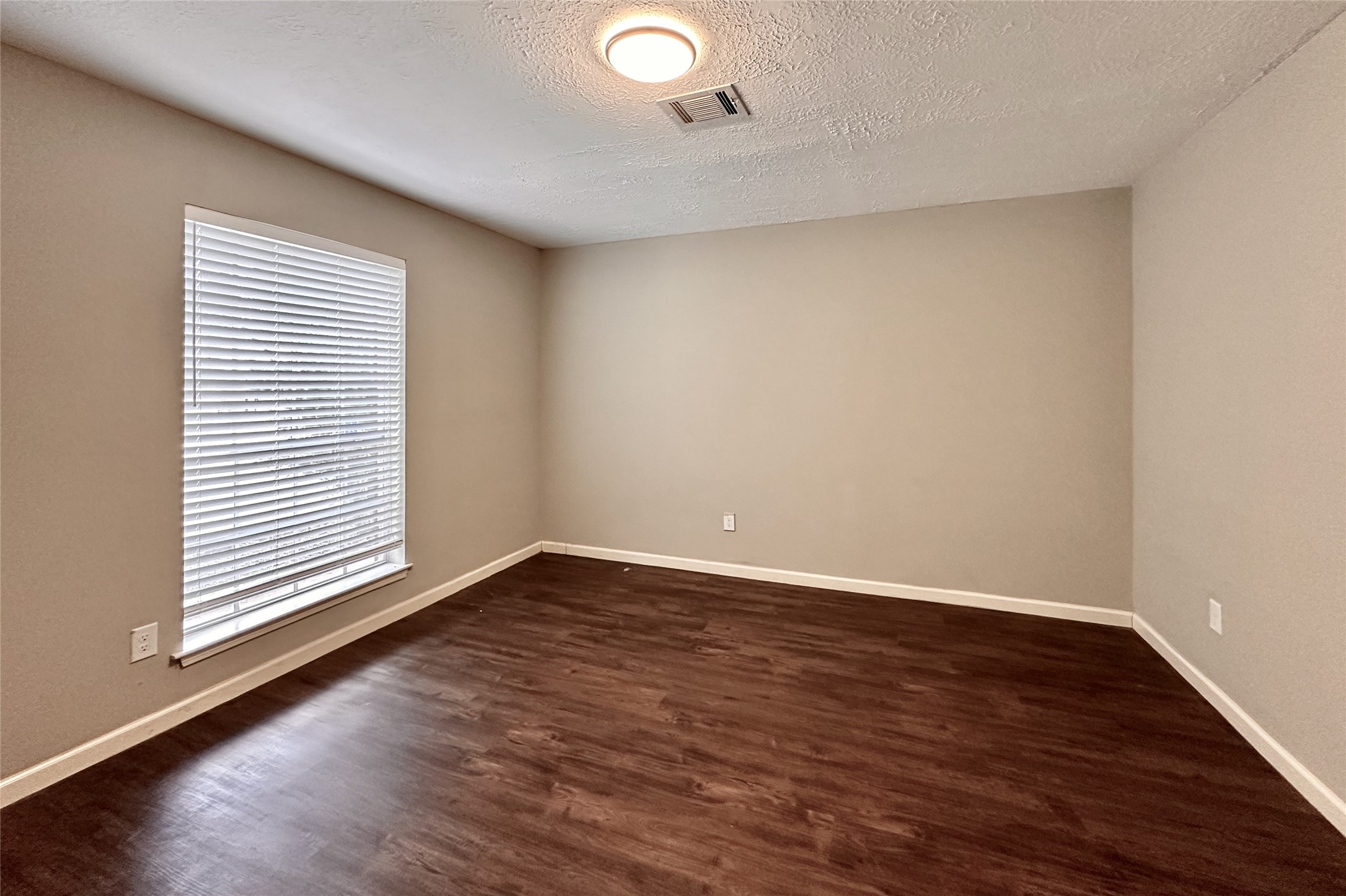 3439 Aspen Bend Drive Property Photo 3