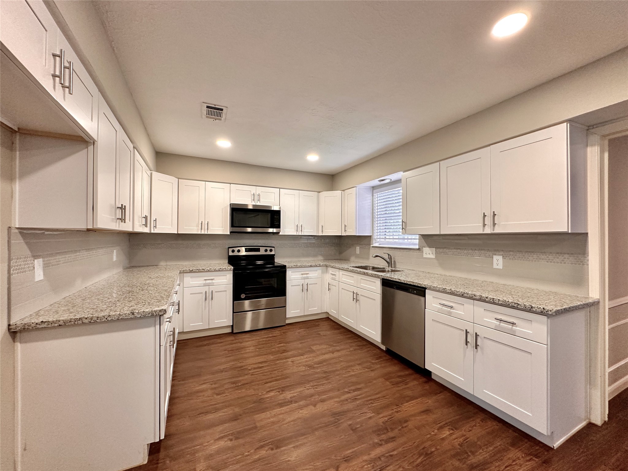 3439 Aspen Bend Drive Property Photo 7