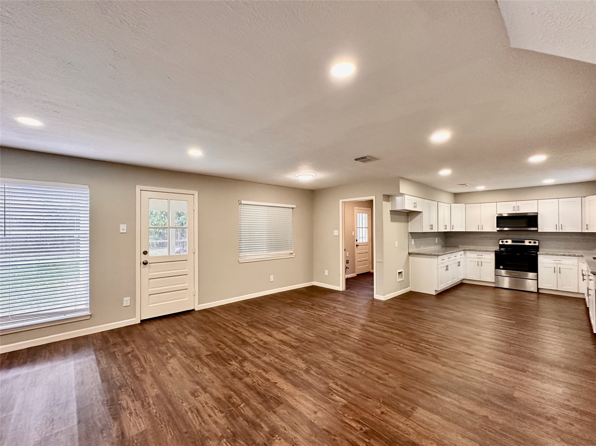 3439 Aspen Bend Drive Property Photo 10