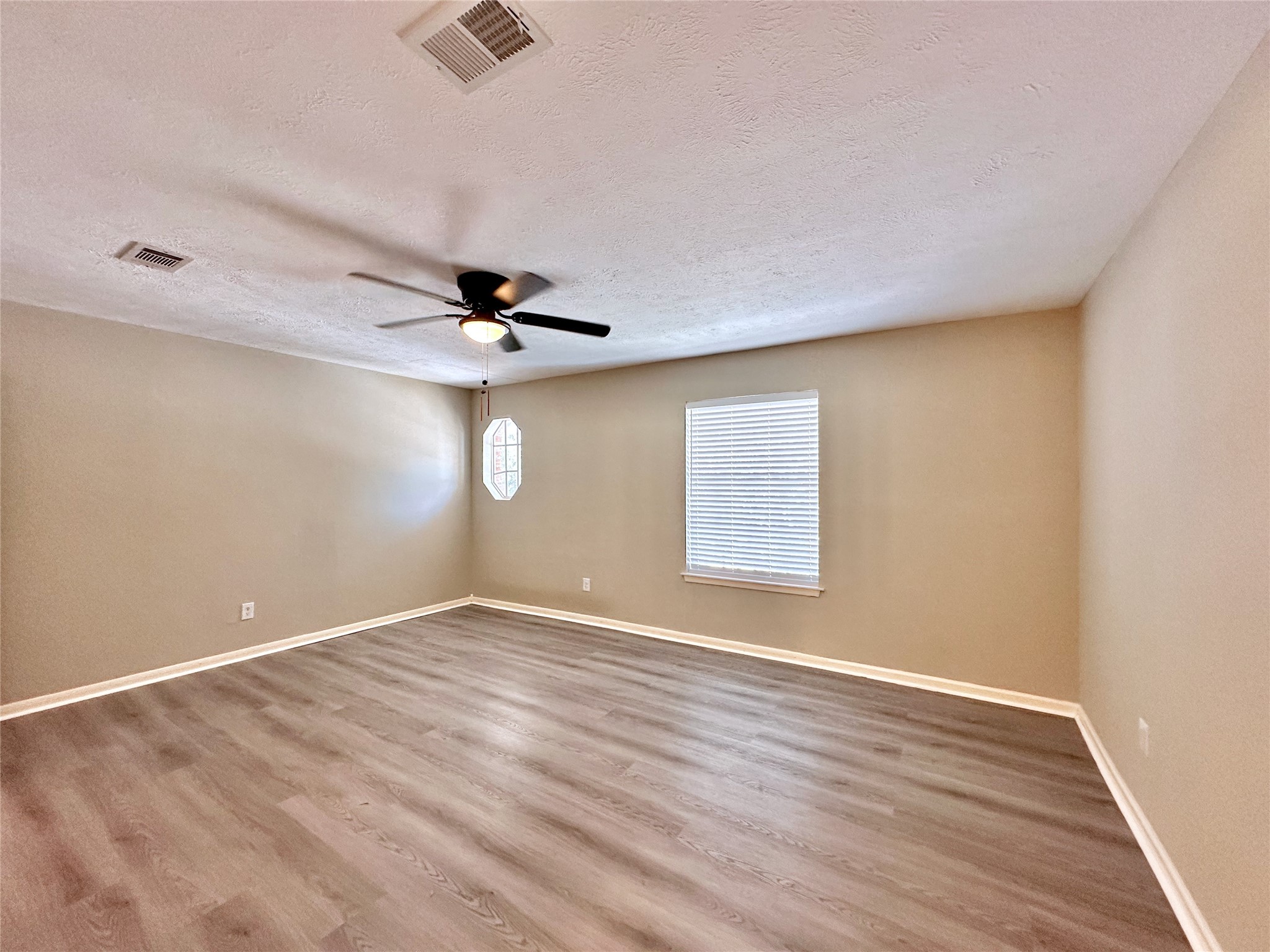 3439 Aspen Bend Drive Property Photo 14