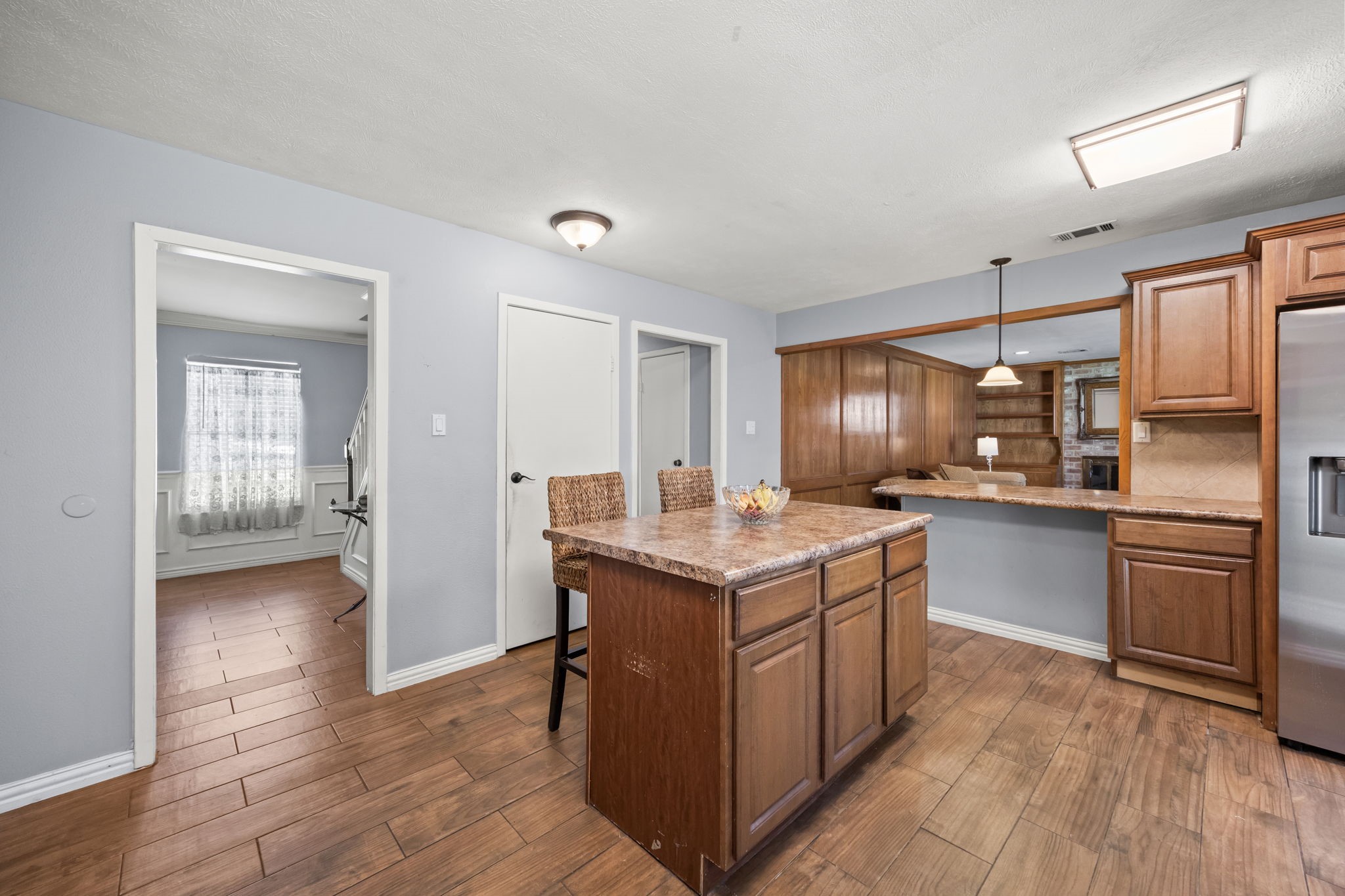 2142 Parkdale Drive Property Photo 10