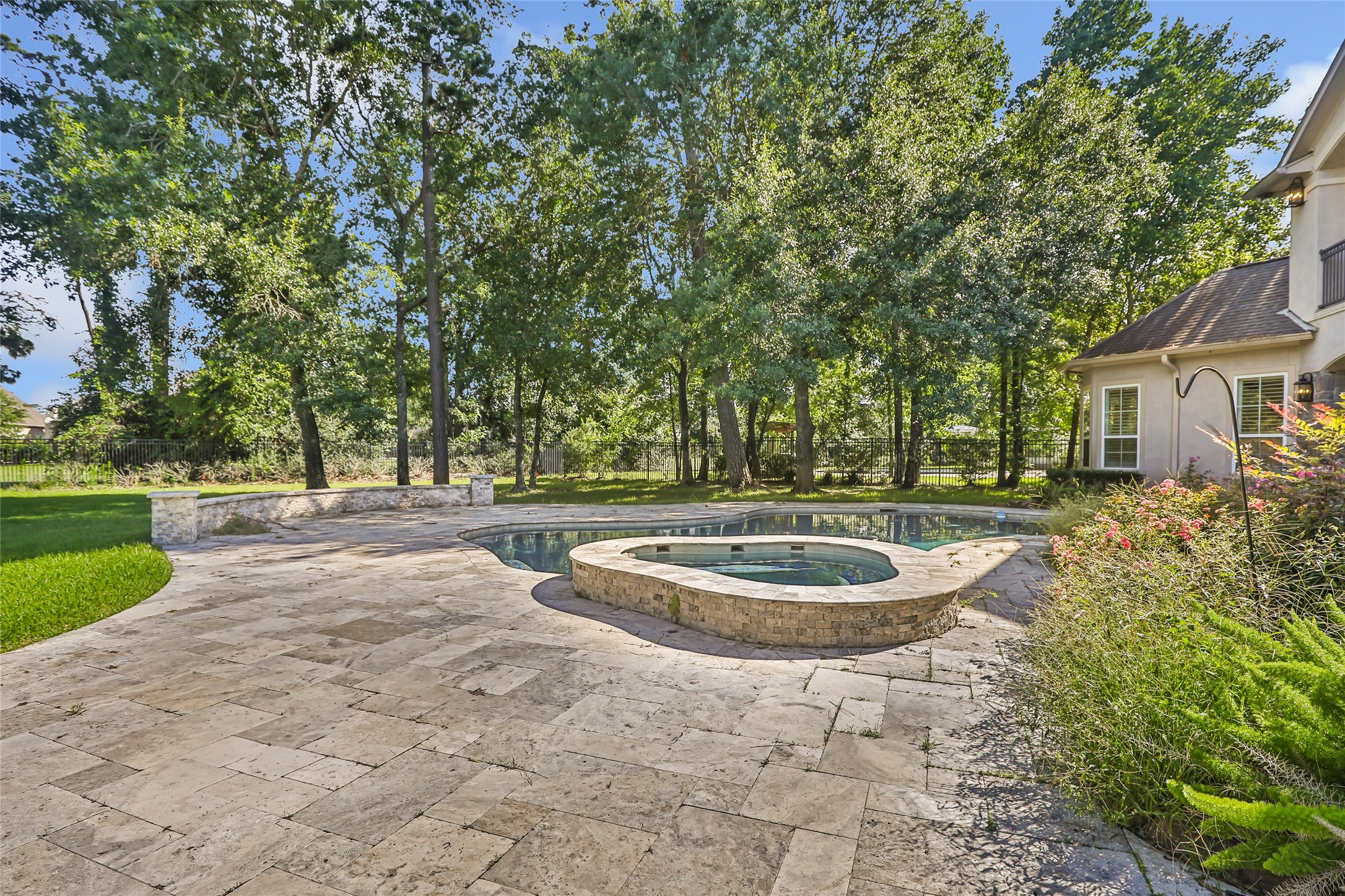 8134 Beckett Creek Lane Property Photo 4