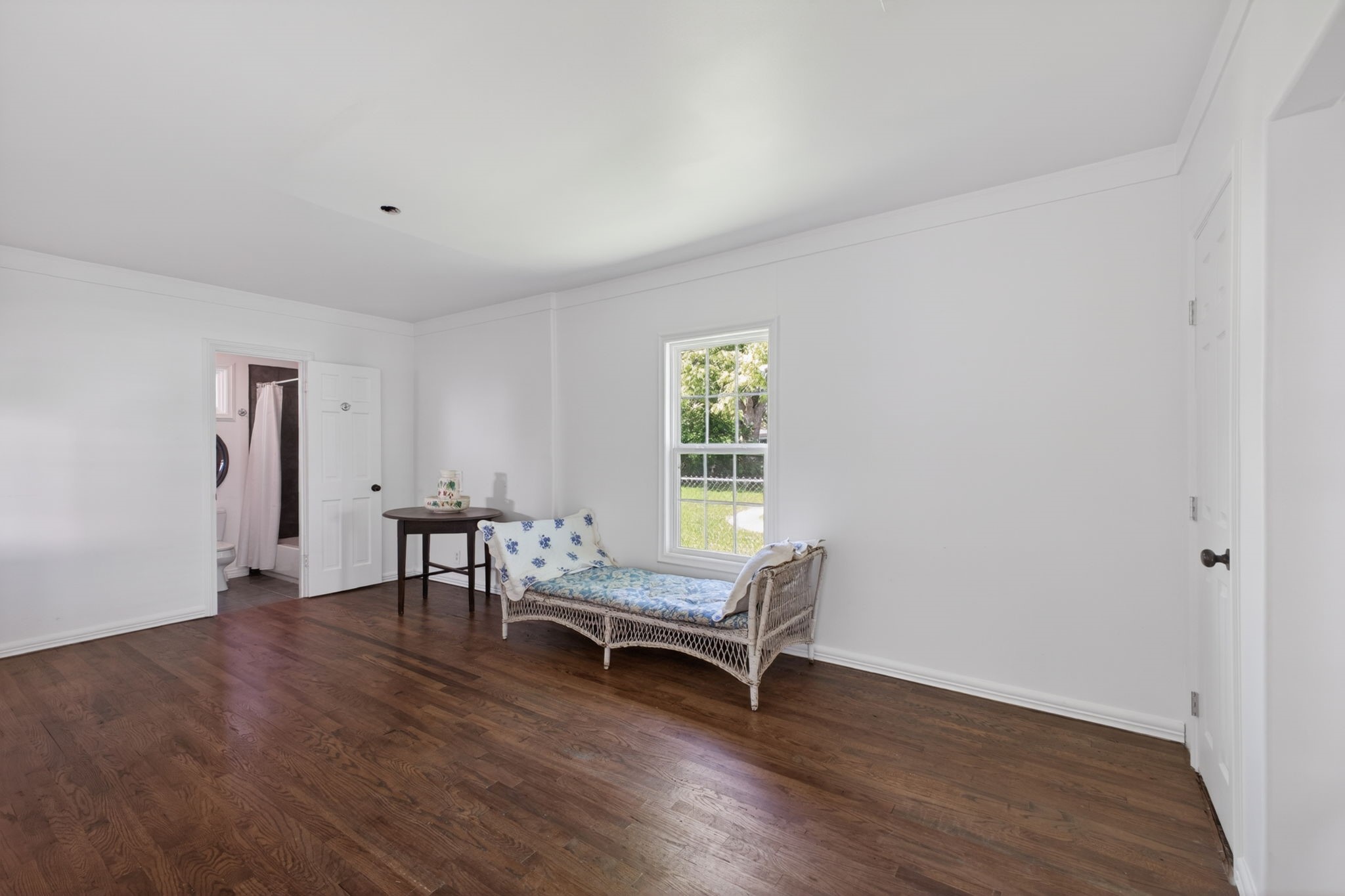 112 E Market Street Property Photo 15