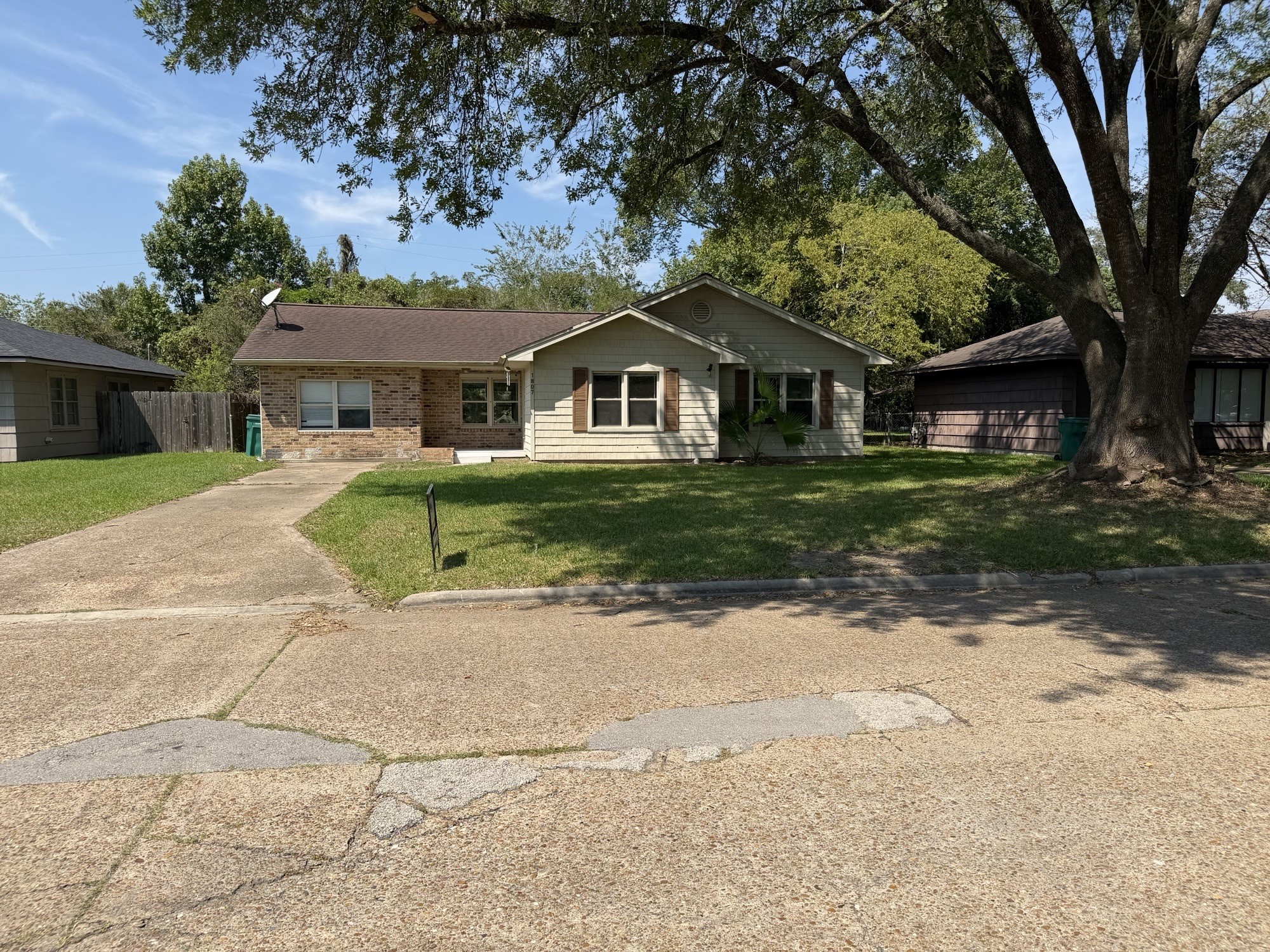 1807 24th Street Property Photo 2