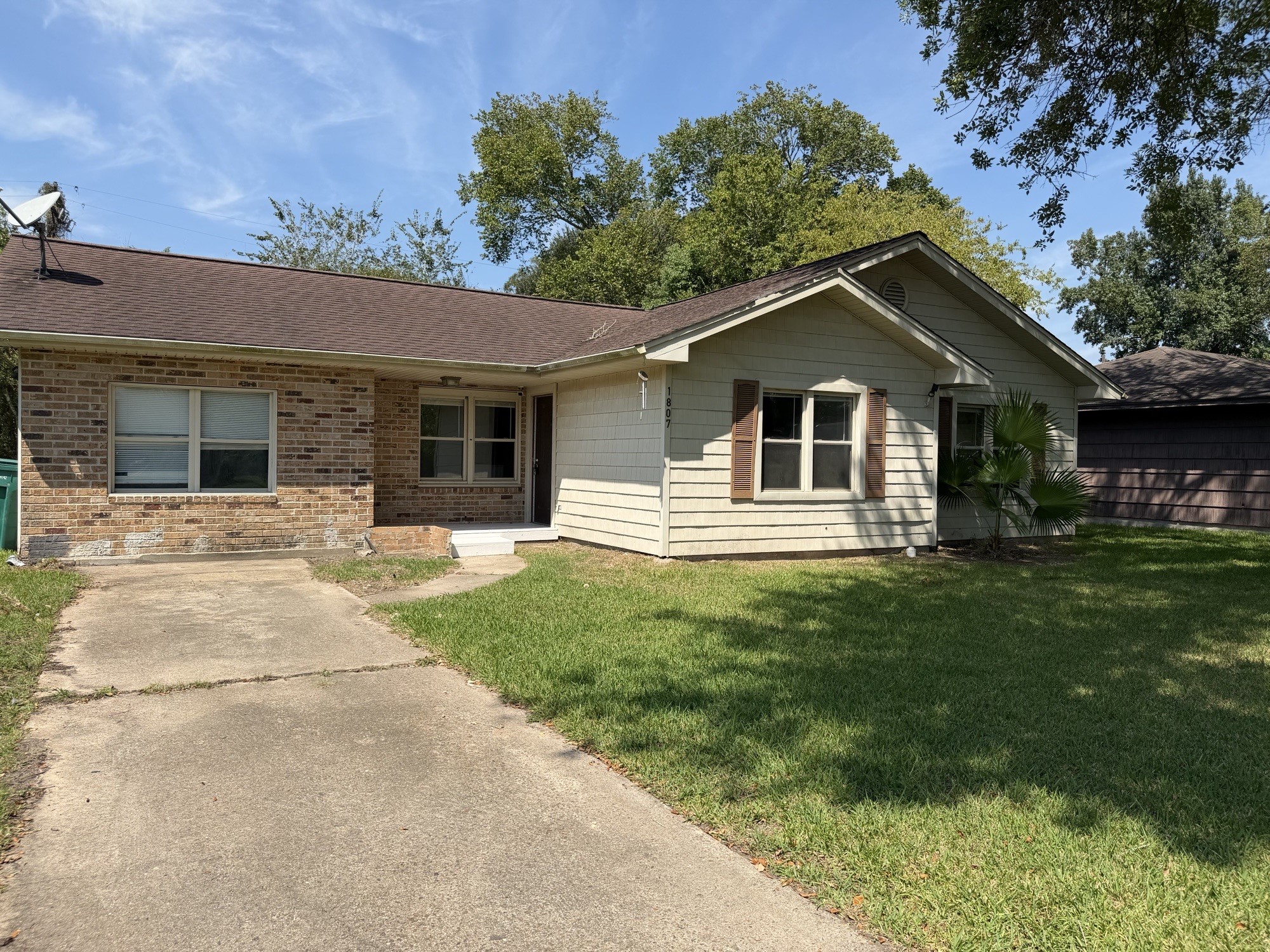 1807 24th Street Property Photo 3