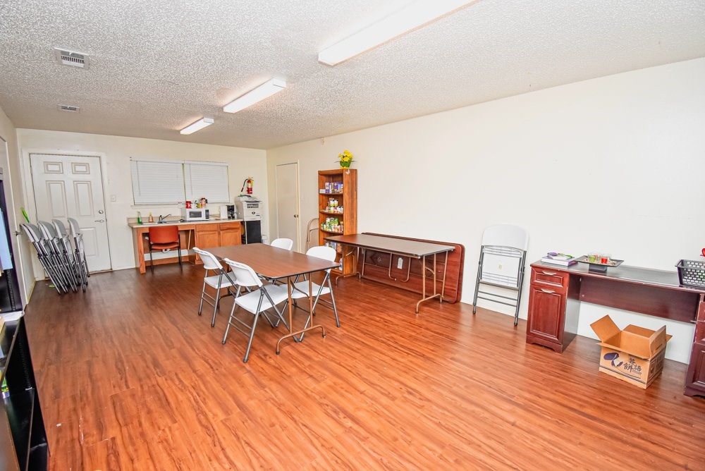 100 Sunset St Property Photo 15
