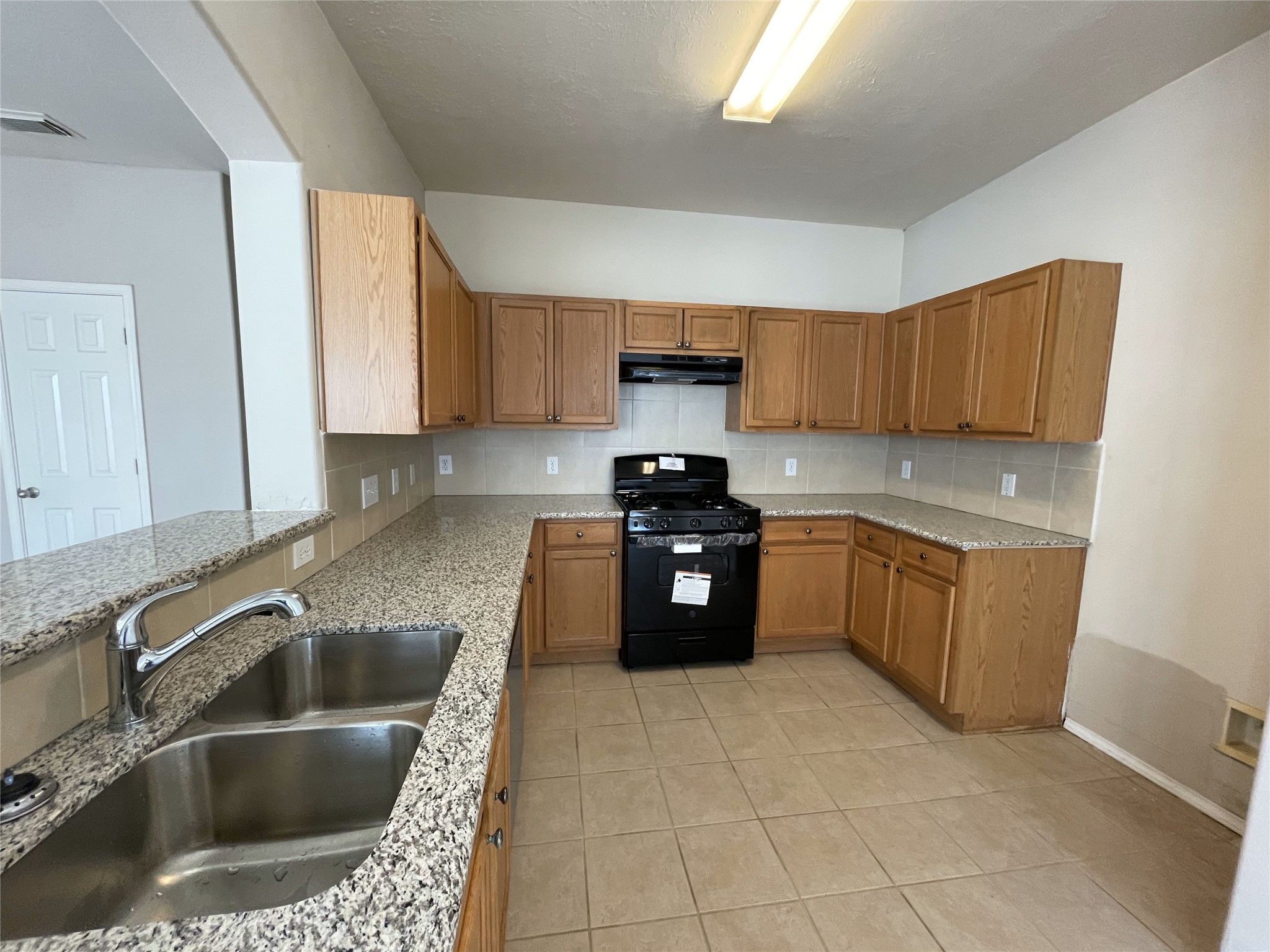 6119 Yorktown Meadow Property Photo 3