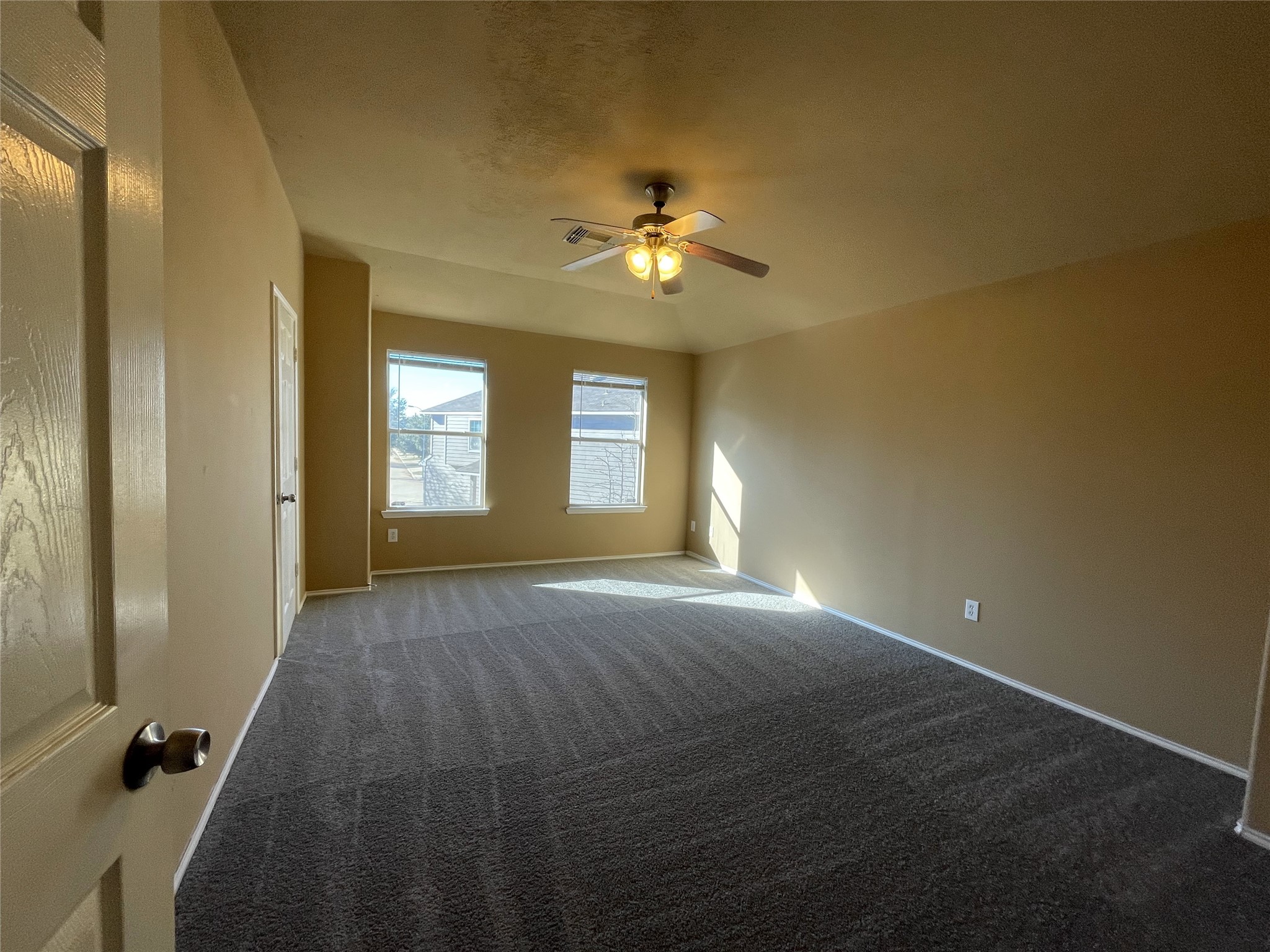 6119 Yorktown Meadow Property Photo 6