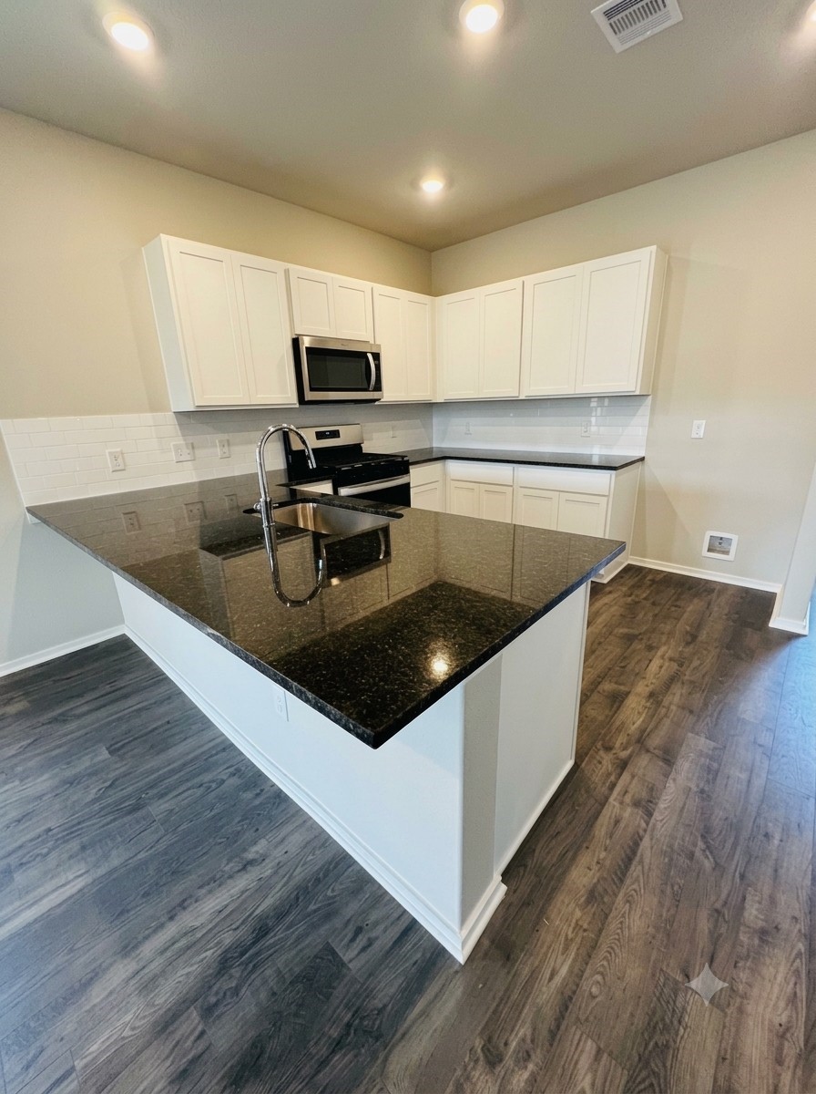 12213 Mead Grove Drive Property Photo 3