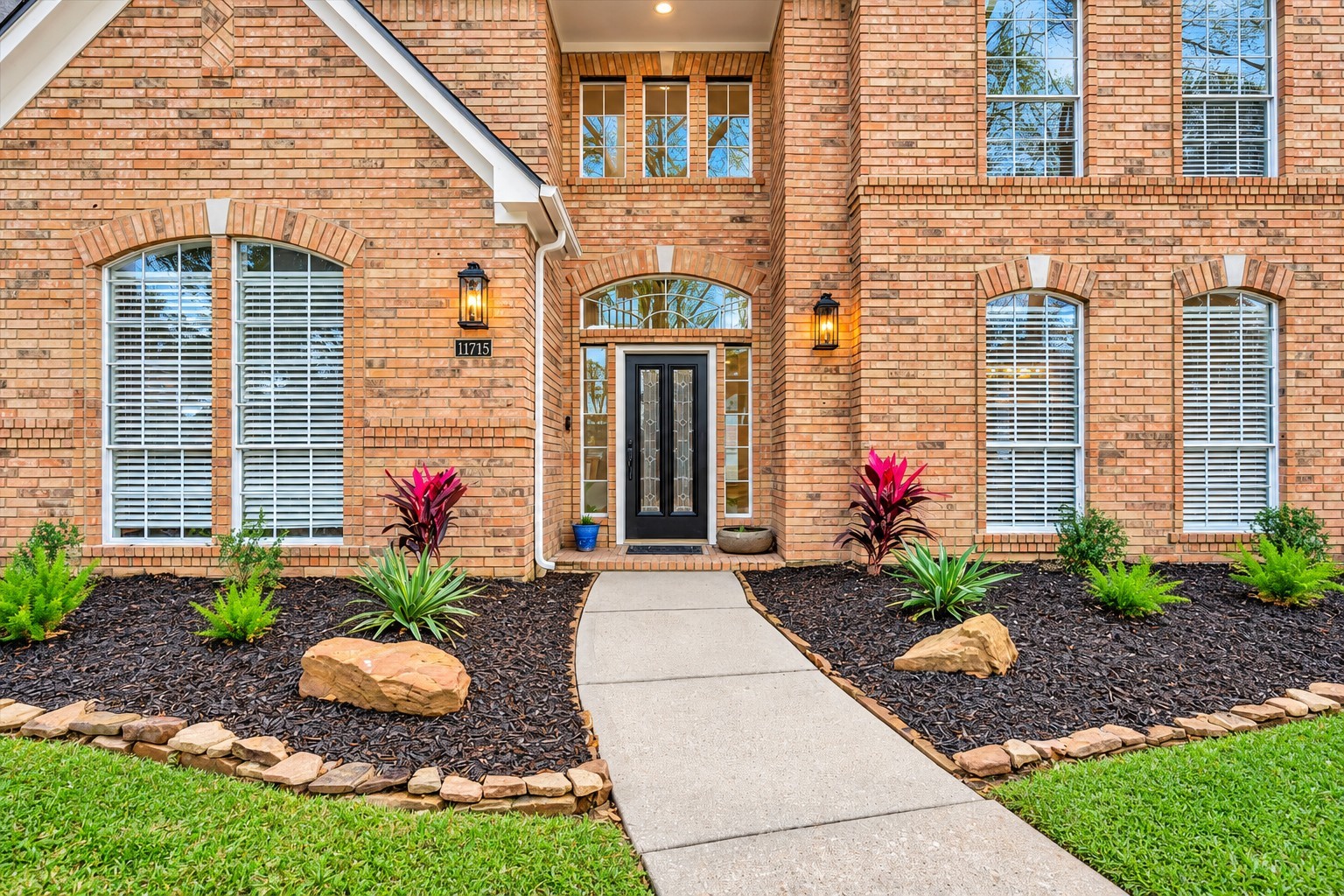 11715 Orchard Mountain Drive Property Photo 1