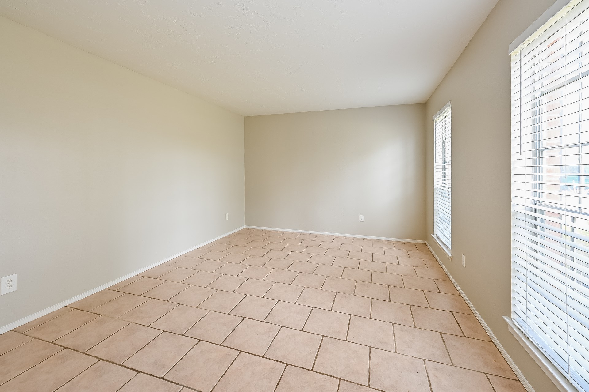 1219 Briarmead Drive Property Photo 2