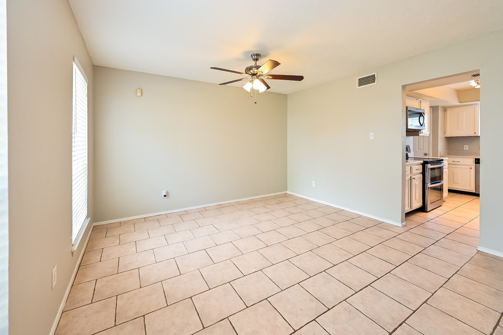 1219 Briarmead Drive Property Photo 3